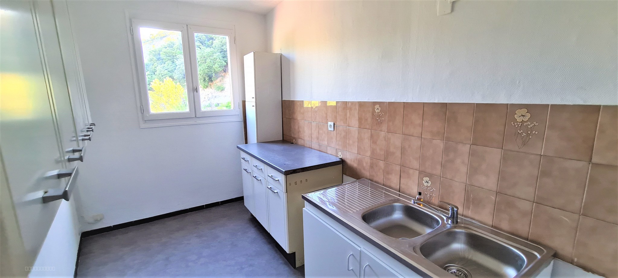 Amélie-Les-Bains-Palalda : appartement T3 avec cave et garage — photo 4