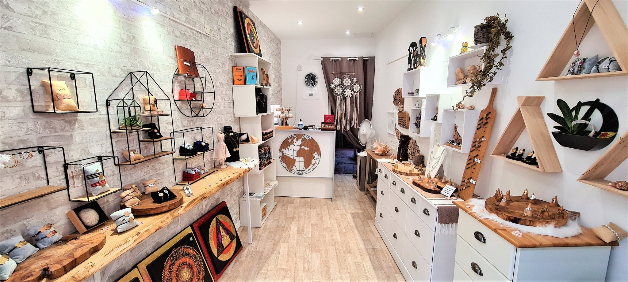 LOCAL COMMERCIAL A LOUER A AMELIE LES BAINS — photo 4