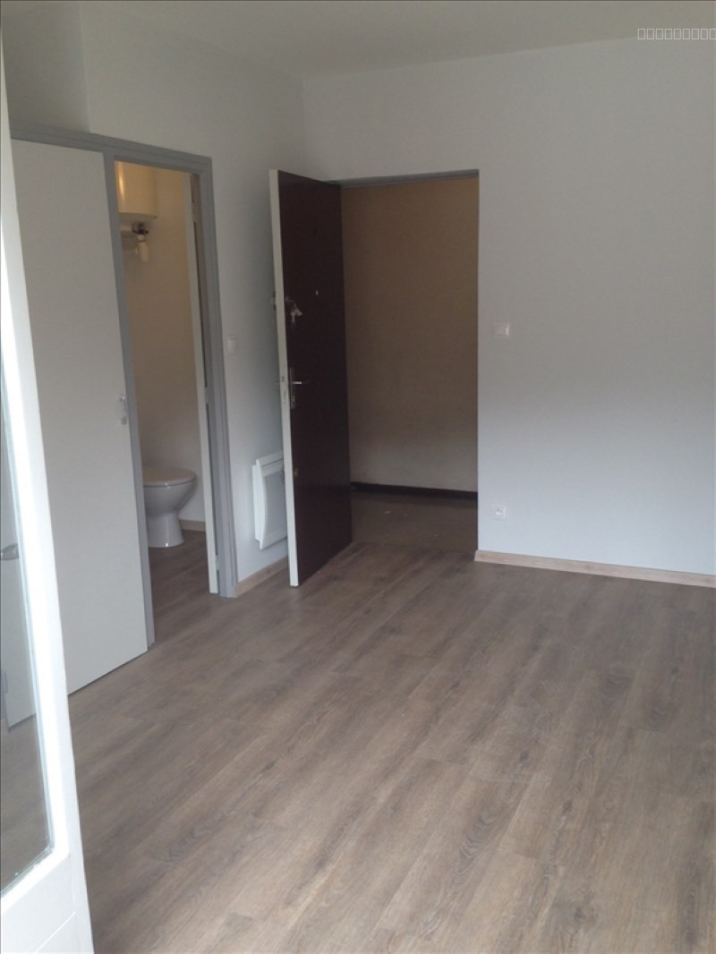 À LOUER : Studio entièrement rénové 19 m2 avec balcon — photo 3