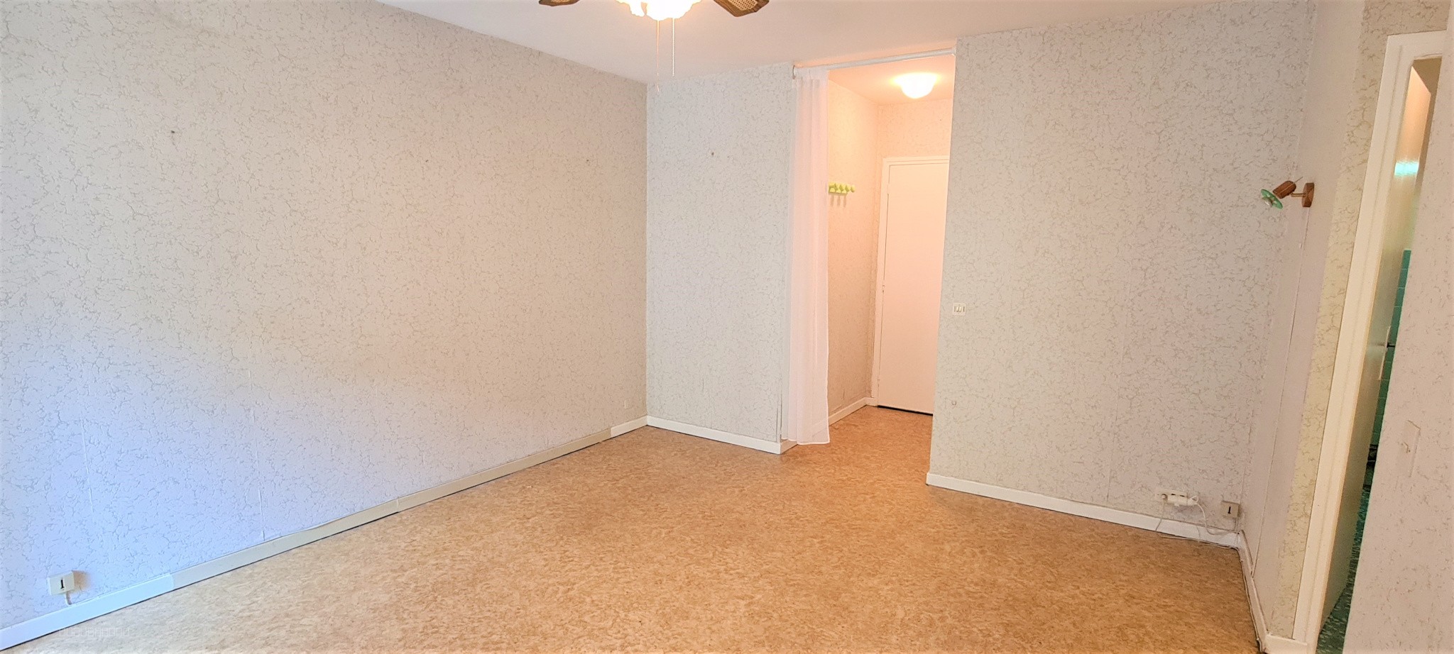 A VENDRE APPARTEMENT LOUE DE TYPE F1 AVEC LOGGIA AU REZ-DE-CHAUSSEE — photo 4