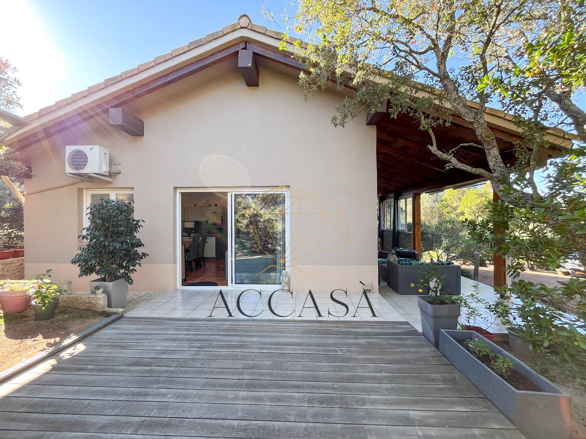 Propriété avec deux maisons à vendre à Figari sur un terrain arboré, proche plages et aéroport — photo 19