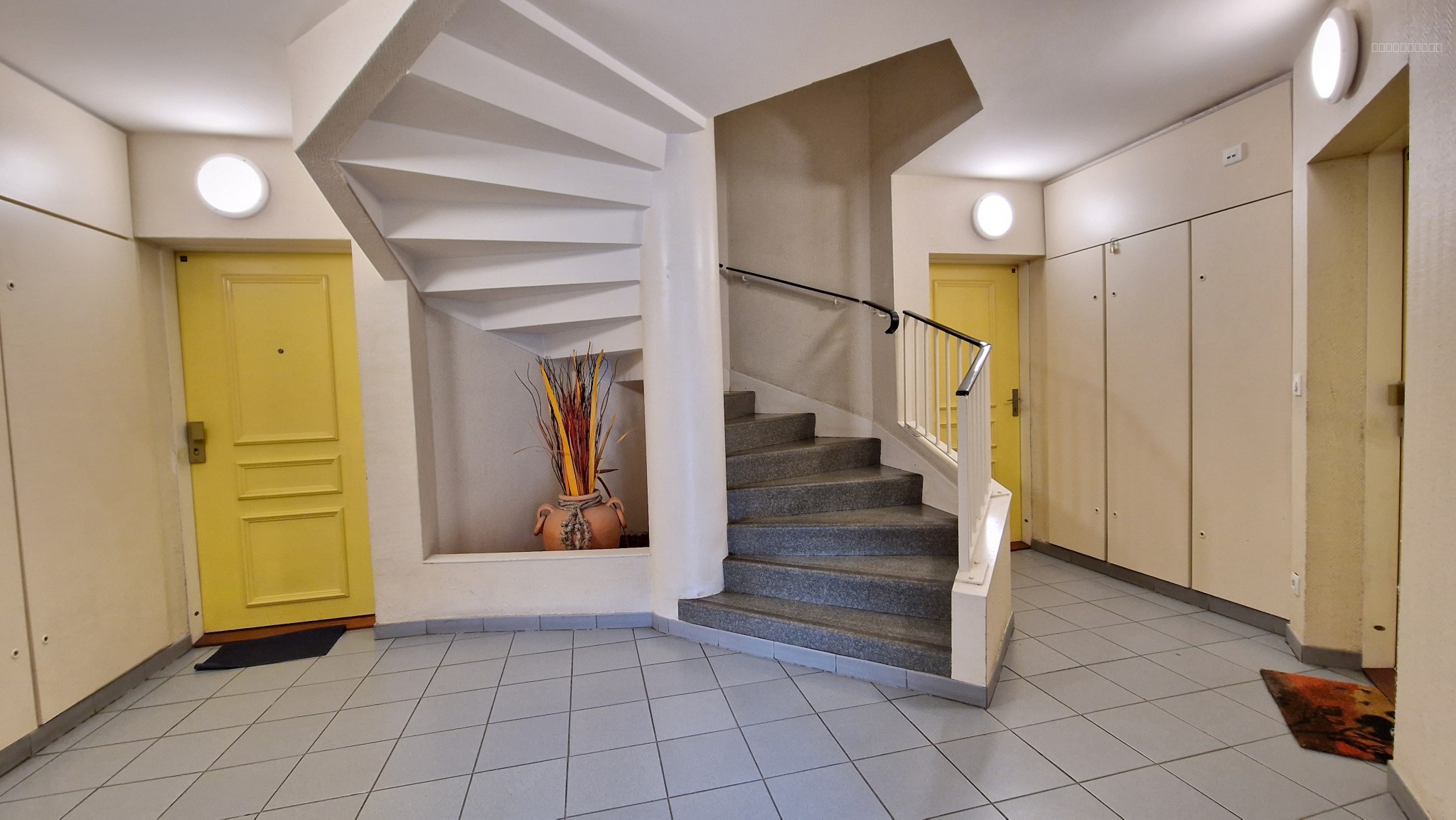 A ROISSY EN FRANCE - APPARTEMENT F2 AVEC PARKING. — photo 9