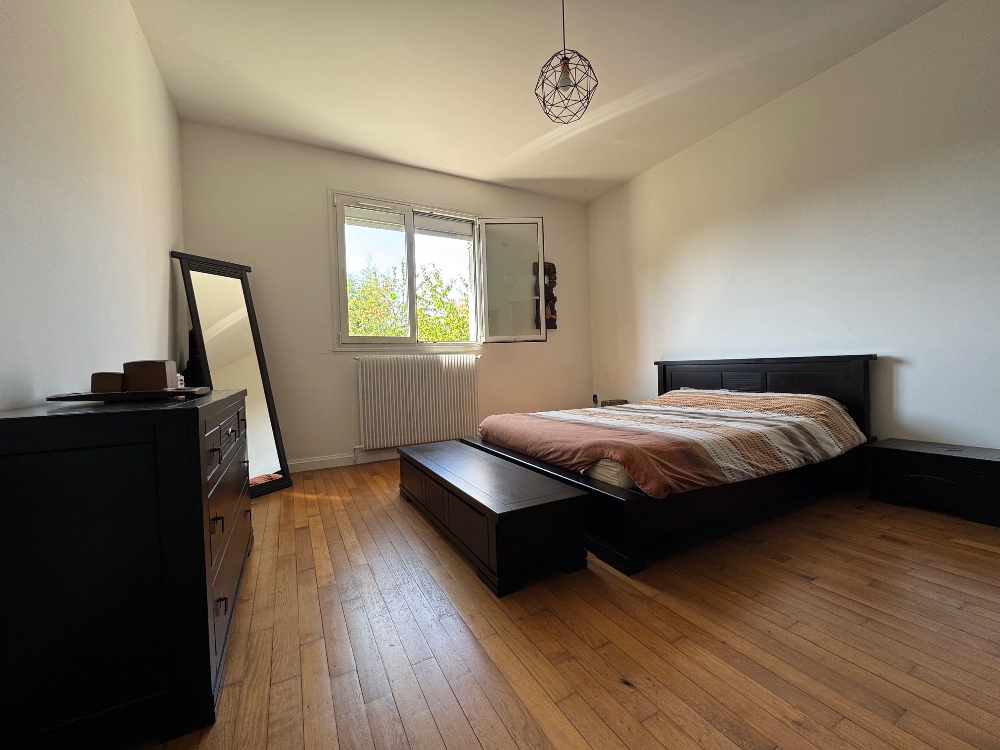 LA CHAPELLE EN SERVAL, grande Maison familiale individuelle de 8 pièces de 220 m2 habitable sur sous sol total — photo 10