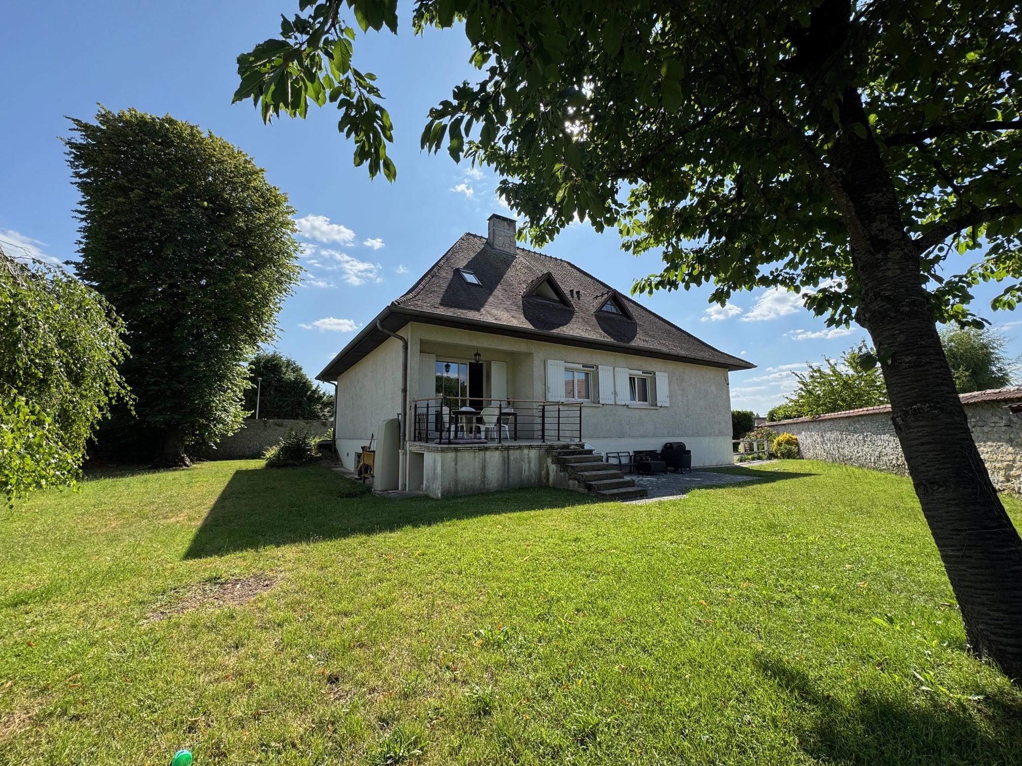 LA CHAPELLE EN SERVAL, grande Maison familiale individuelle de 8 pièces de 220 m2 habitable sur sous sol total — photo 14