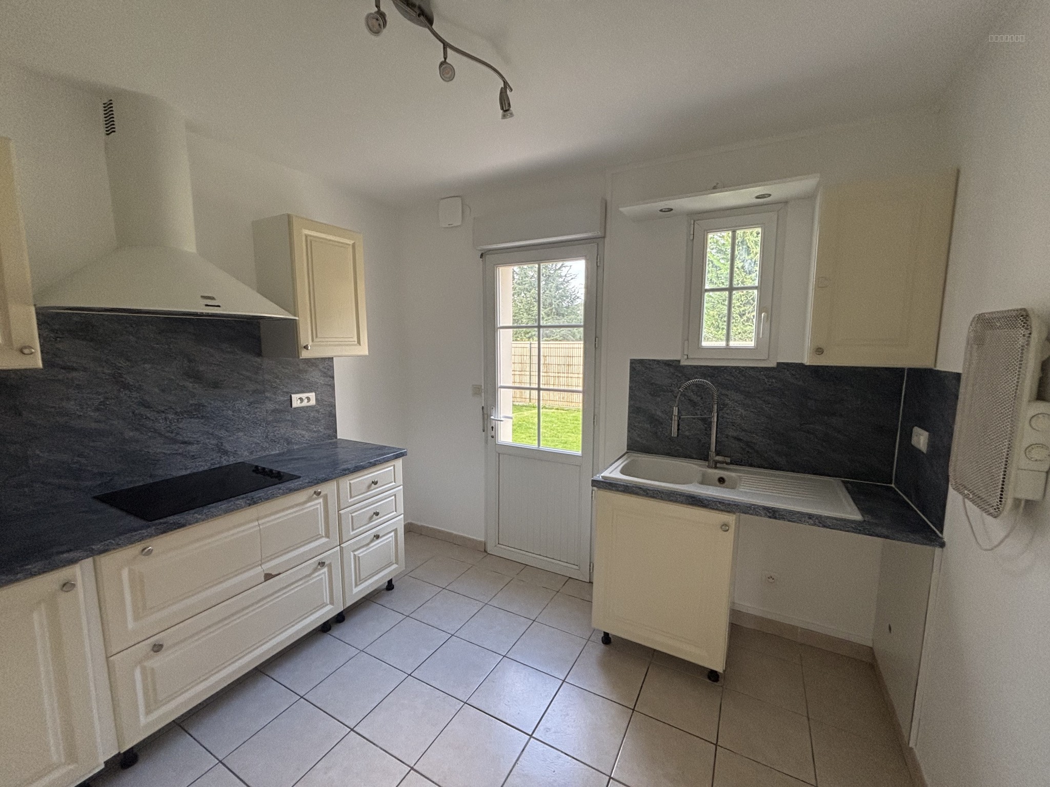 Maison à vendre à Mortefontaine, 27 m², 4 pièces – photo 3 sur 9