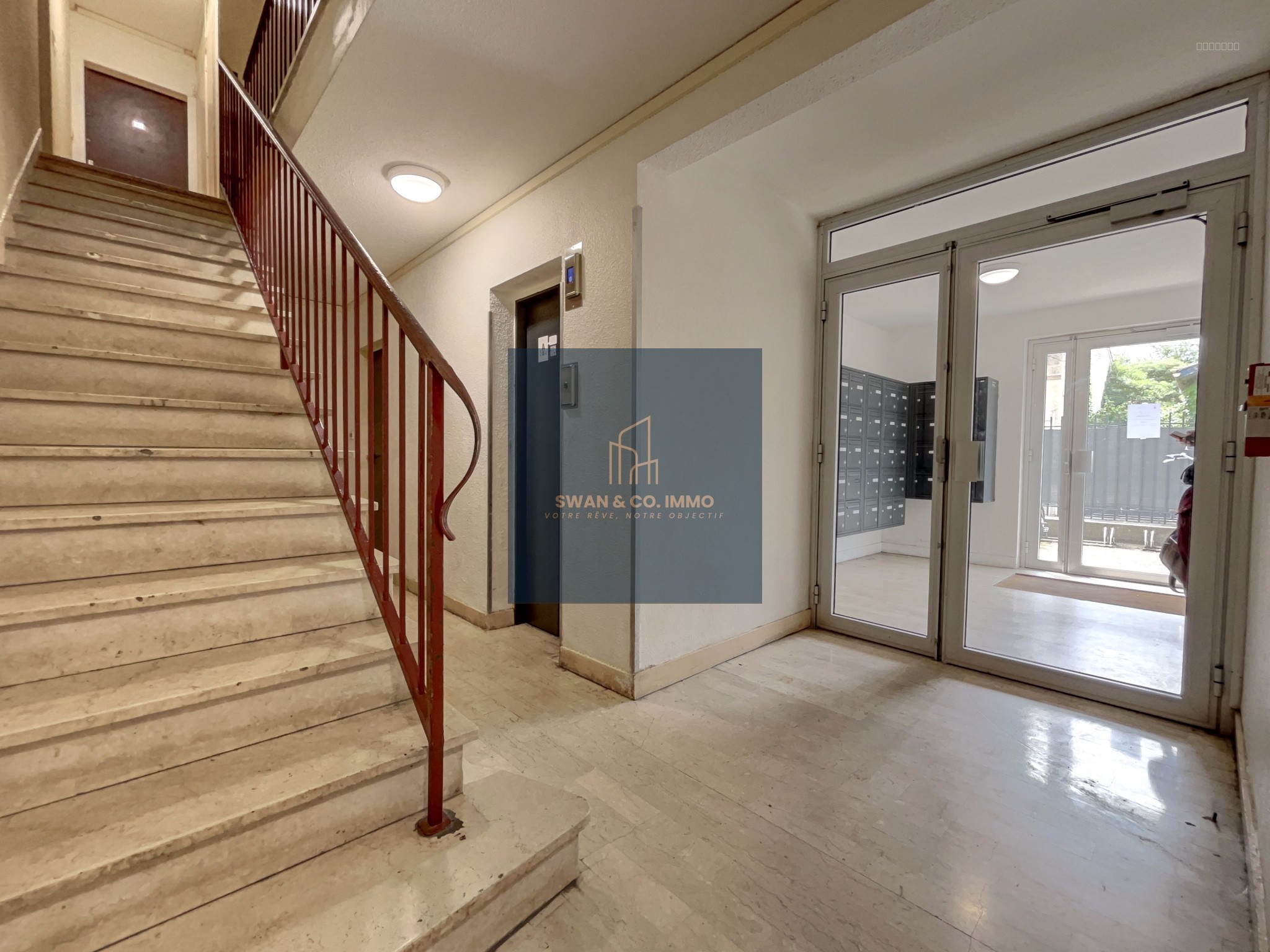 Studio de charme avec balcon   Bordeaux Caudéran proche rue Judaique — photo 17