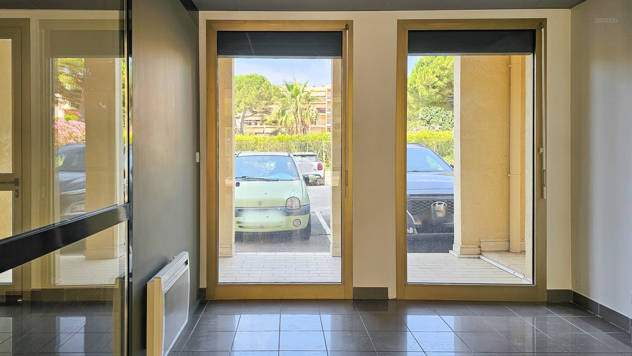 Local commercial ou bureaus - pas de droit d'entrée - 83m2 vitrine 5.5m linéaire - avenue Gambetta — photo 5