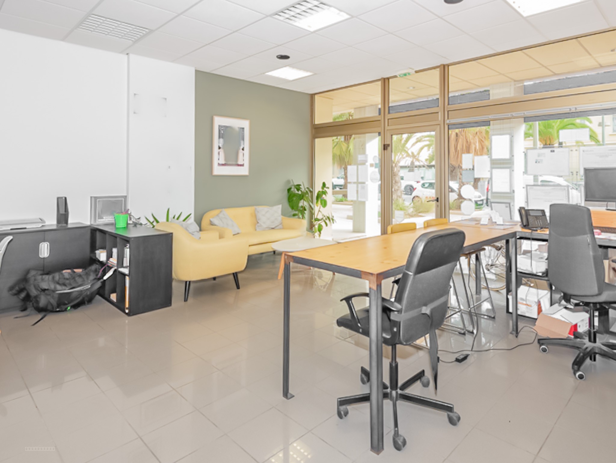 Local commercial 79m2 vitrine 5.5m linéaire avenue Gambetta — photo 2
