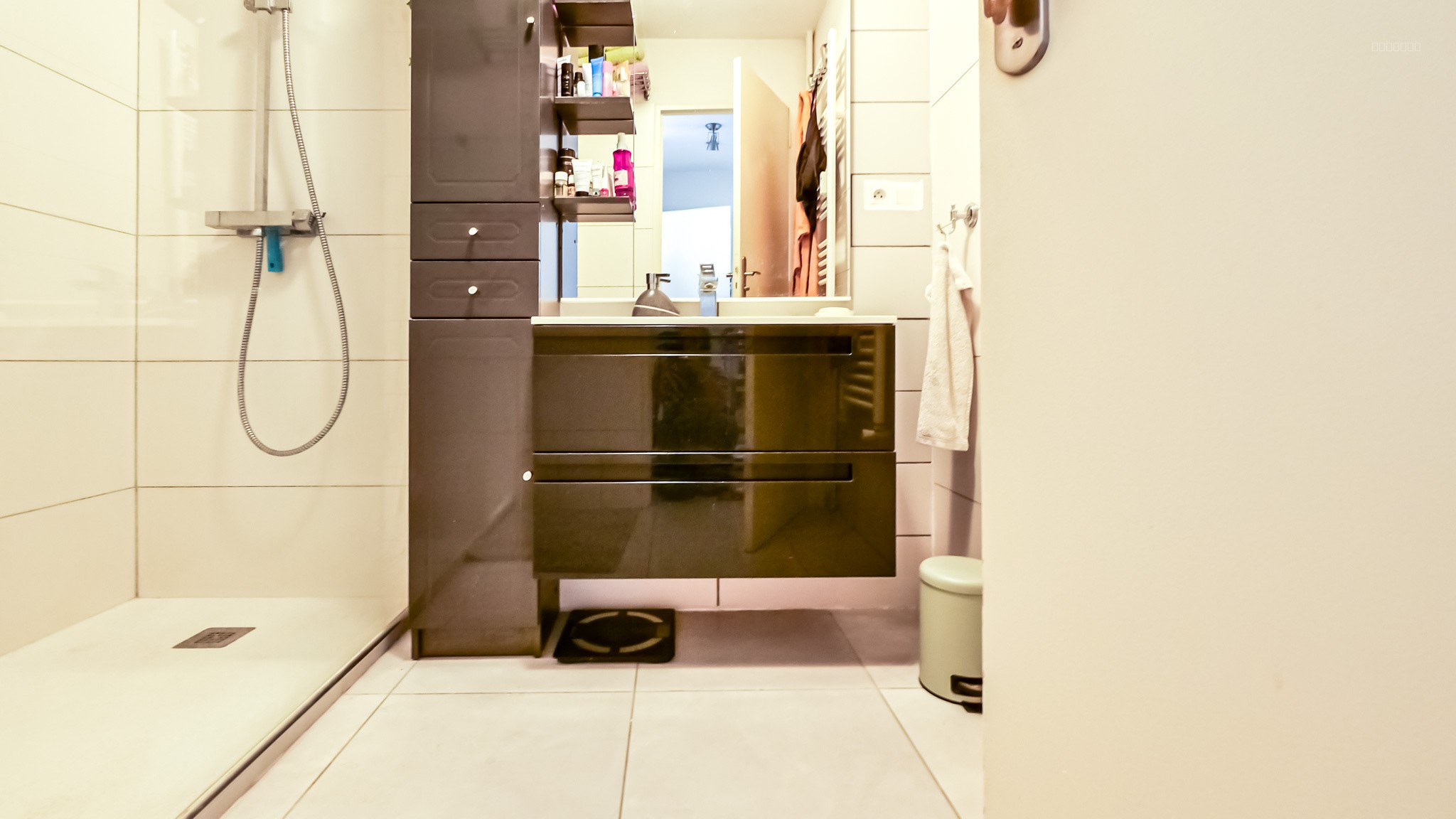 Proche place Clemenceau - T3 57 m2 - Parking - cave - Ascenseur — photo 13
