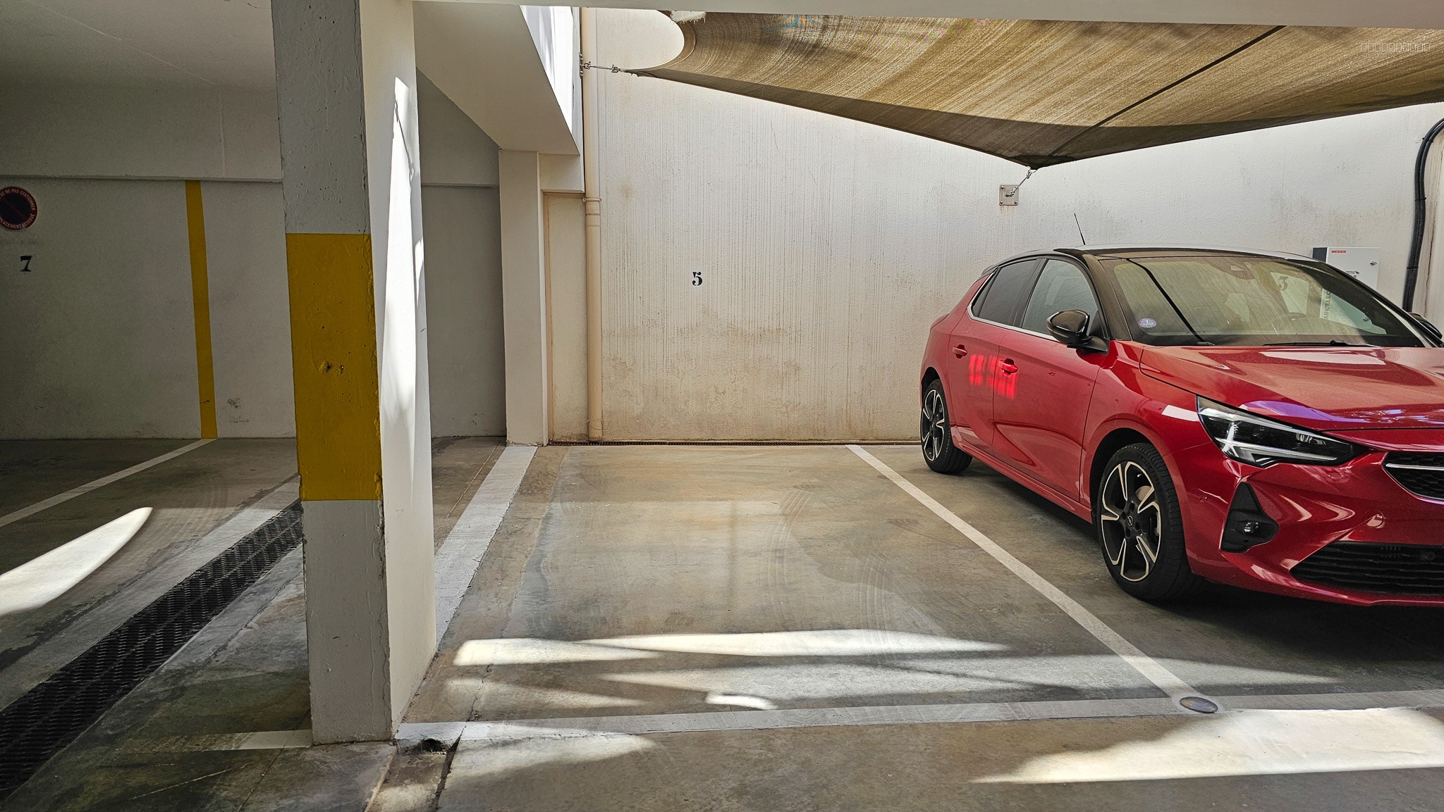 Hyères hyper centre ville au calme : grand T3 norme PMR récent dans une residence de standing - terrasse 23m2 — photo 15