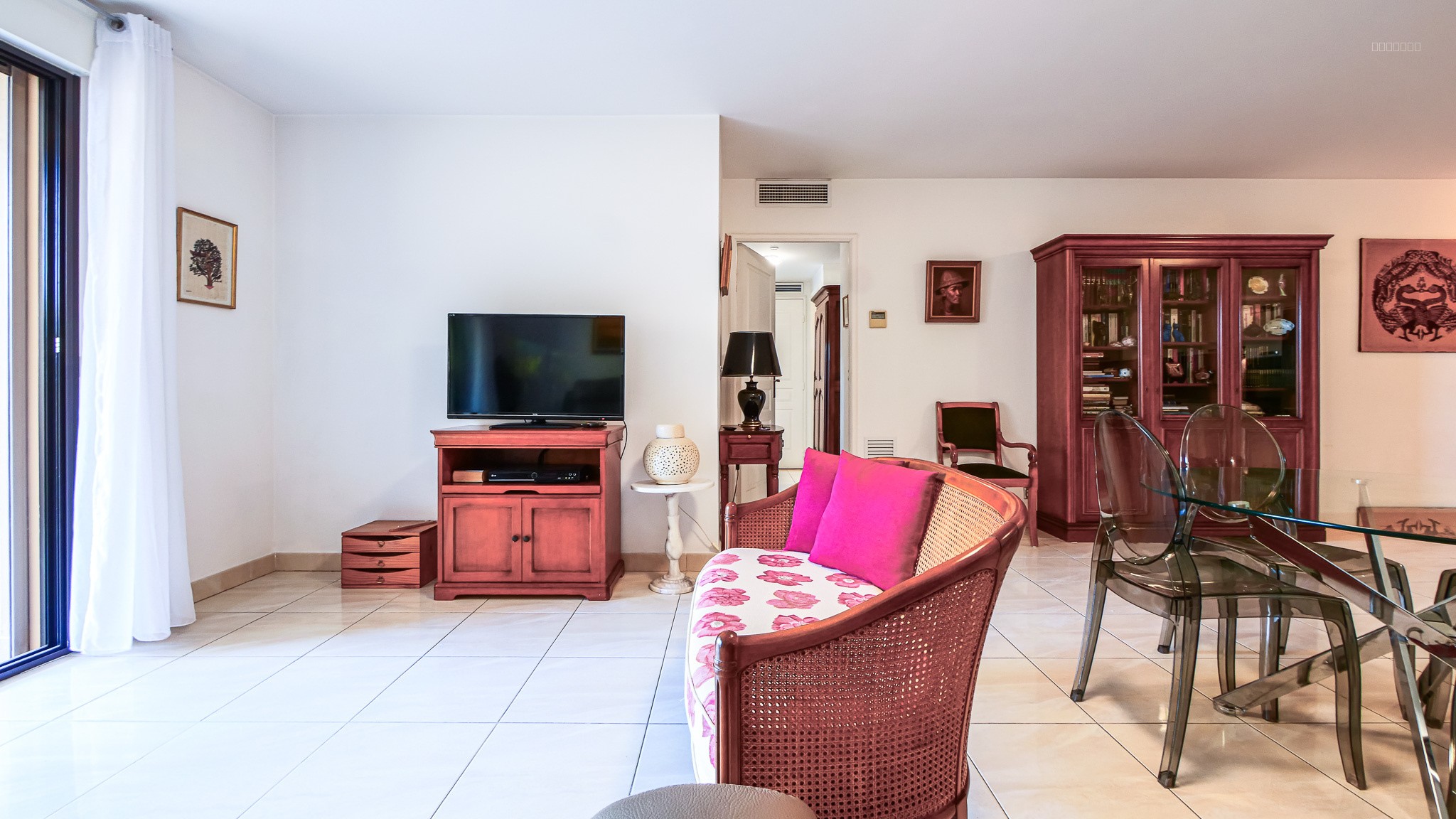 HYERES OUEST - LE PALAIS - T3 rez-de-jardin - garage et terrasse - calme et grand standing — photo 7