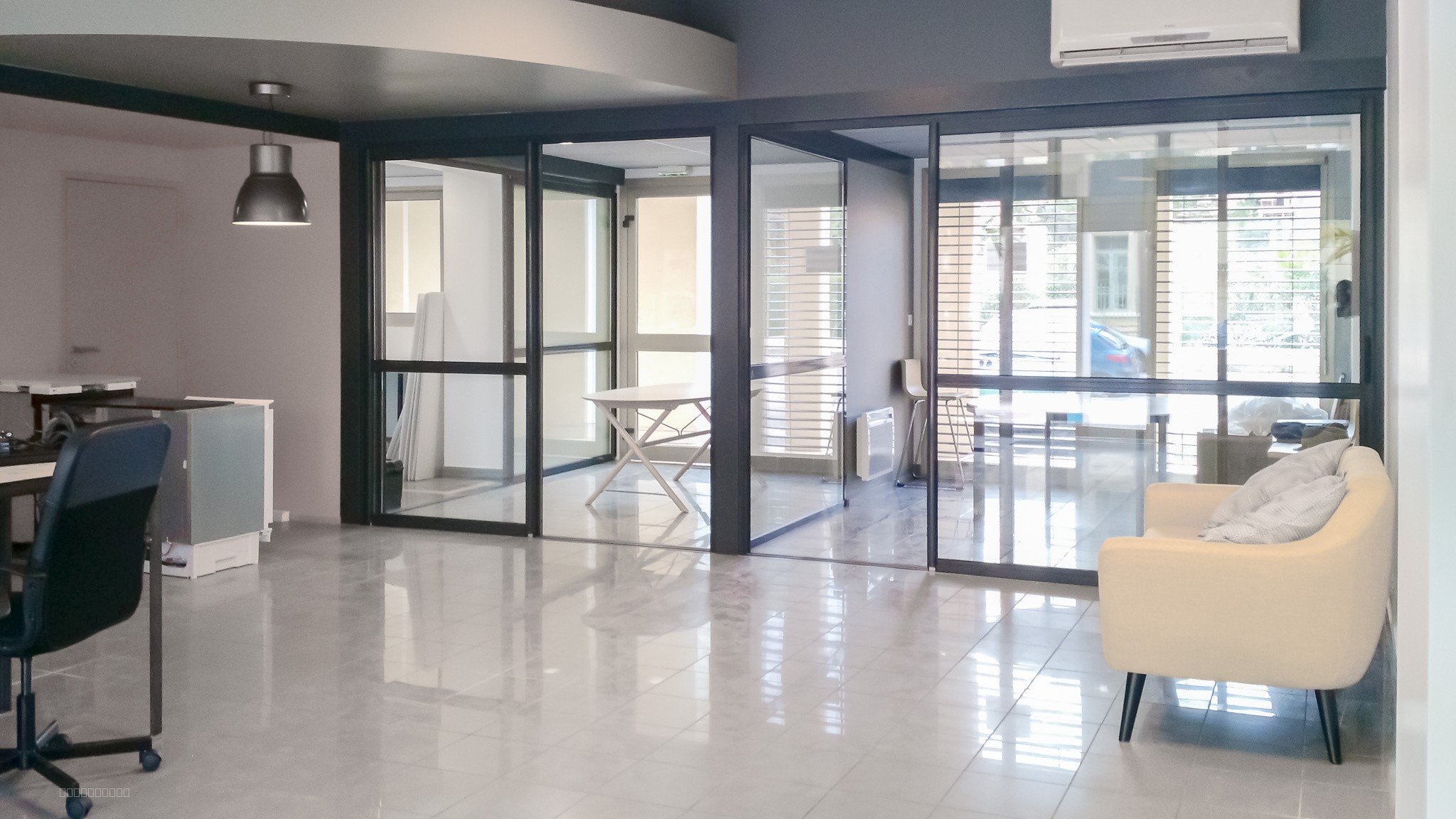 Local commercial 79m2 vitrine 5.5m linéaire avenue Gambetta — photo 4
