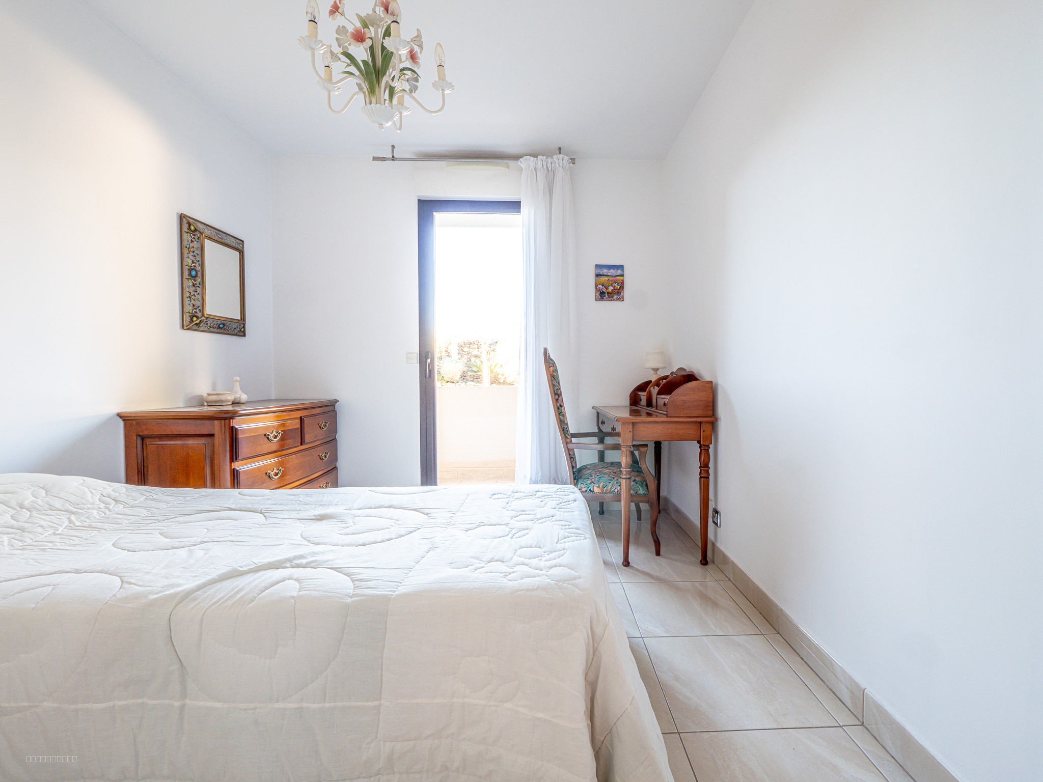 HYERES OUEST - LE PALAIS - T3 rez-de-jardin - garage et terrasse - calme et grand standing — photo 4