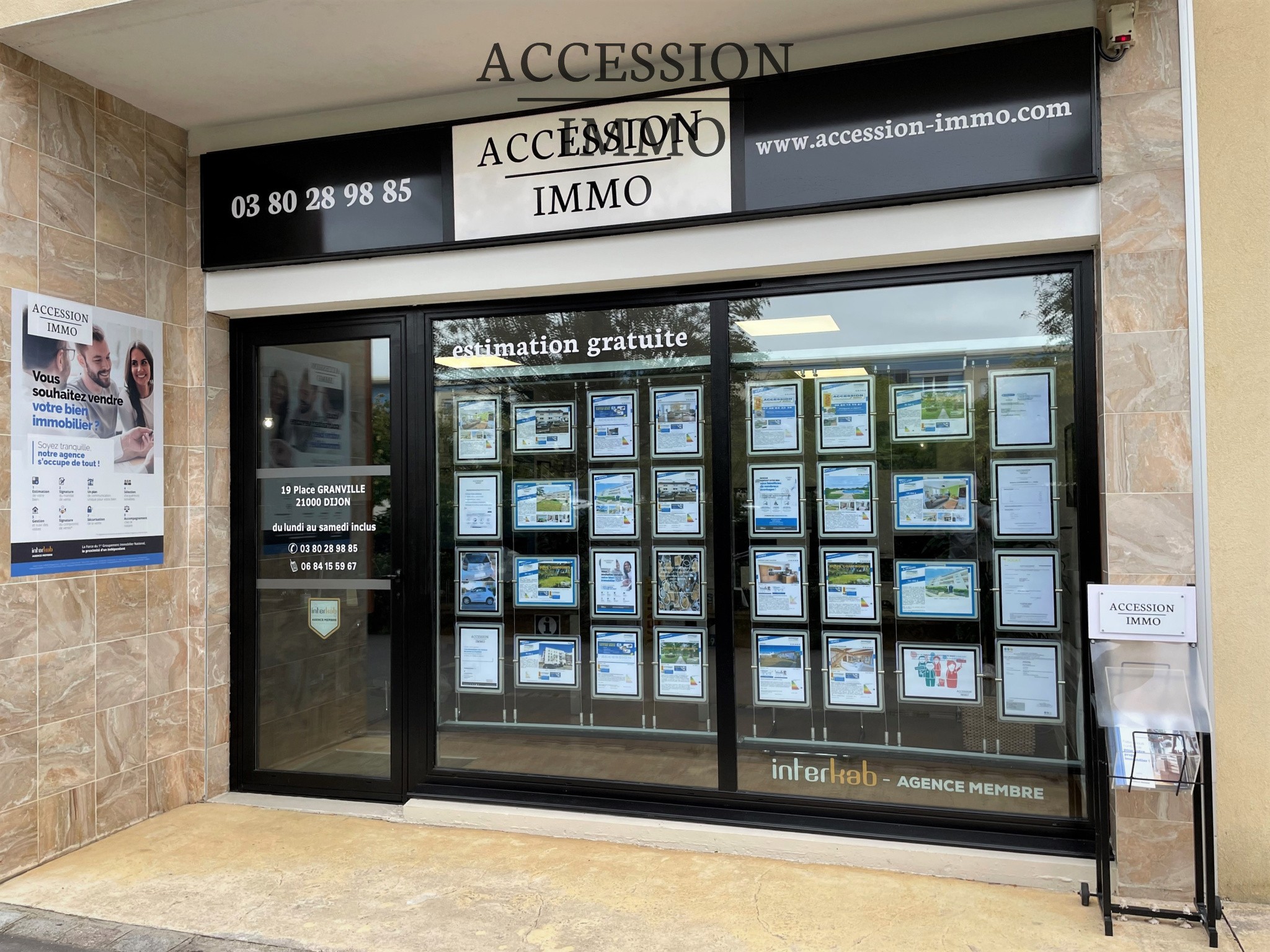T4/3 Dijon TOISON D'OR de 86 m2 salon séjour 29 m2  Terrasse 19 m2 + Balcon 6 m2 cave + Parking + Garage — photo 3