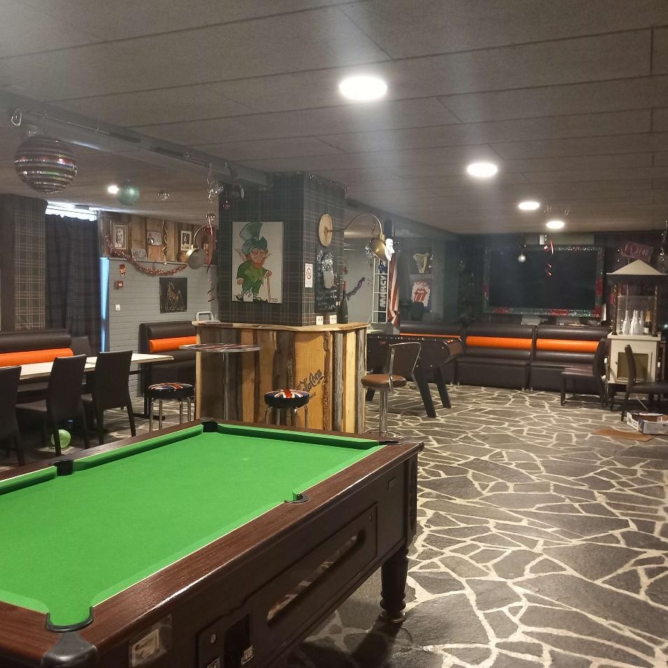 Fonds de commerce à vendre à Le bleymard, 2 600 m² – photo 2 sur 8
