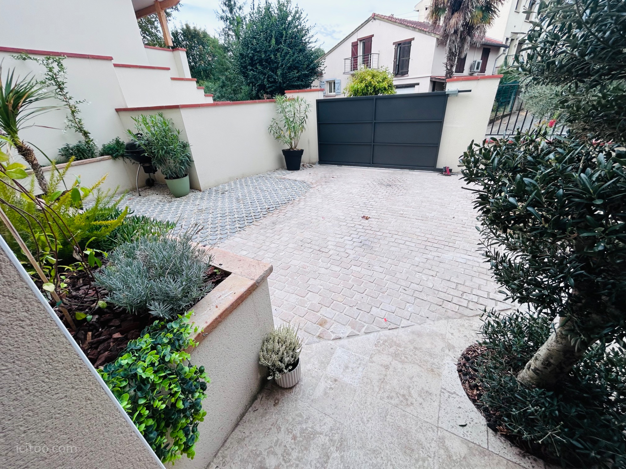 Maison à vendre à Castanet-Tolosan, 207 m², 6 pièces – photo 2 sur 14