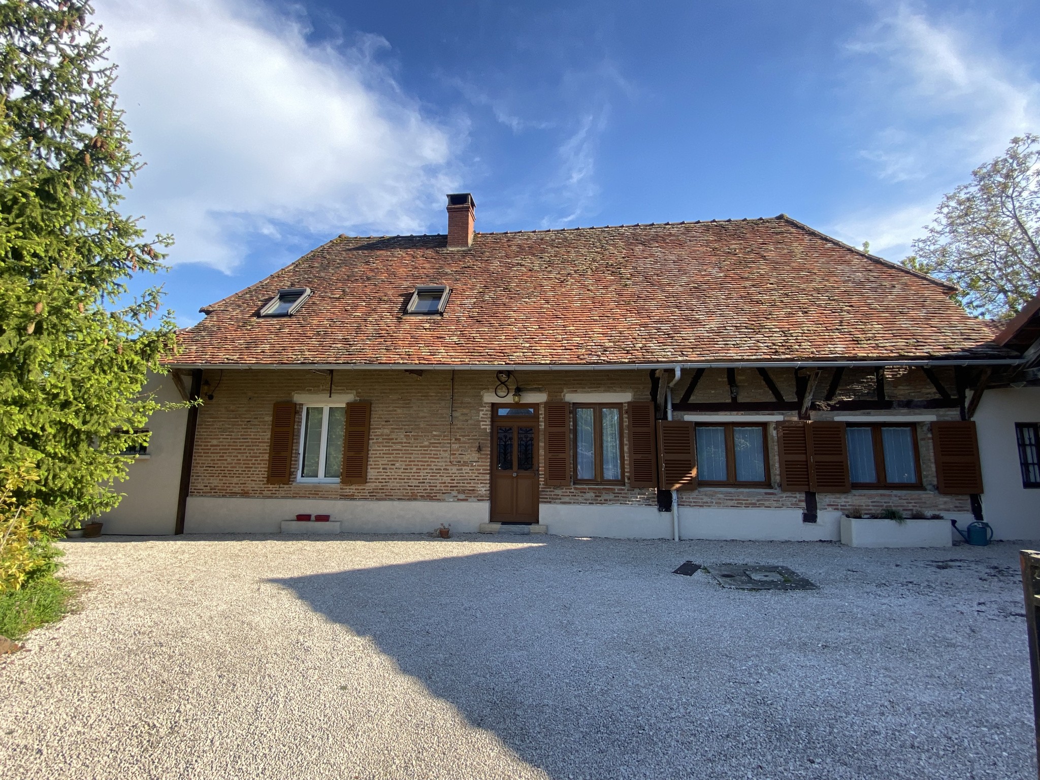 Ferme à vendre à Pierre de bresse, 235 m², 6 pièces – photo 1 sur 10