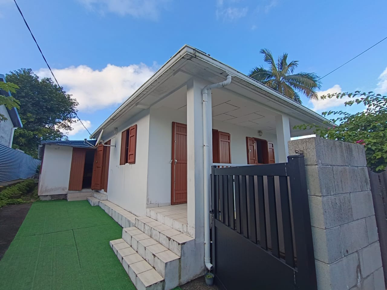 Maison à vendre à Ste rose, 93 m², 4 pièces – photo 1 sur 14