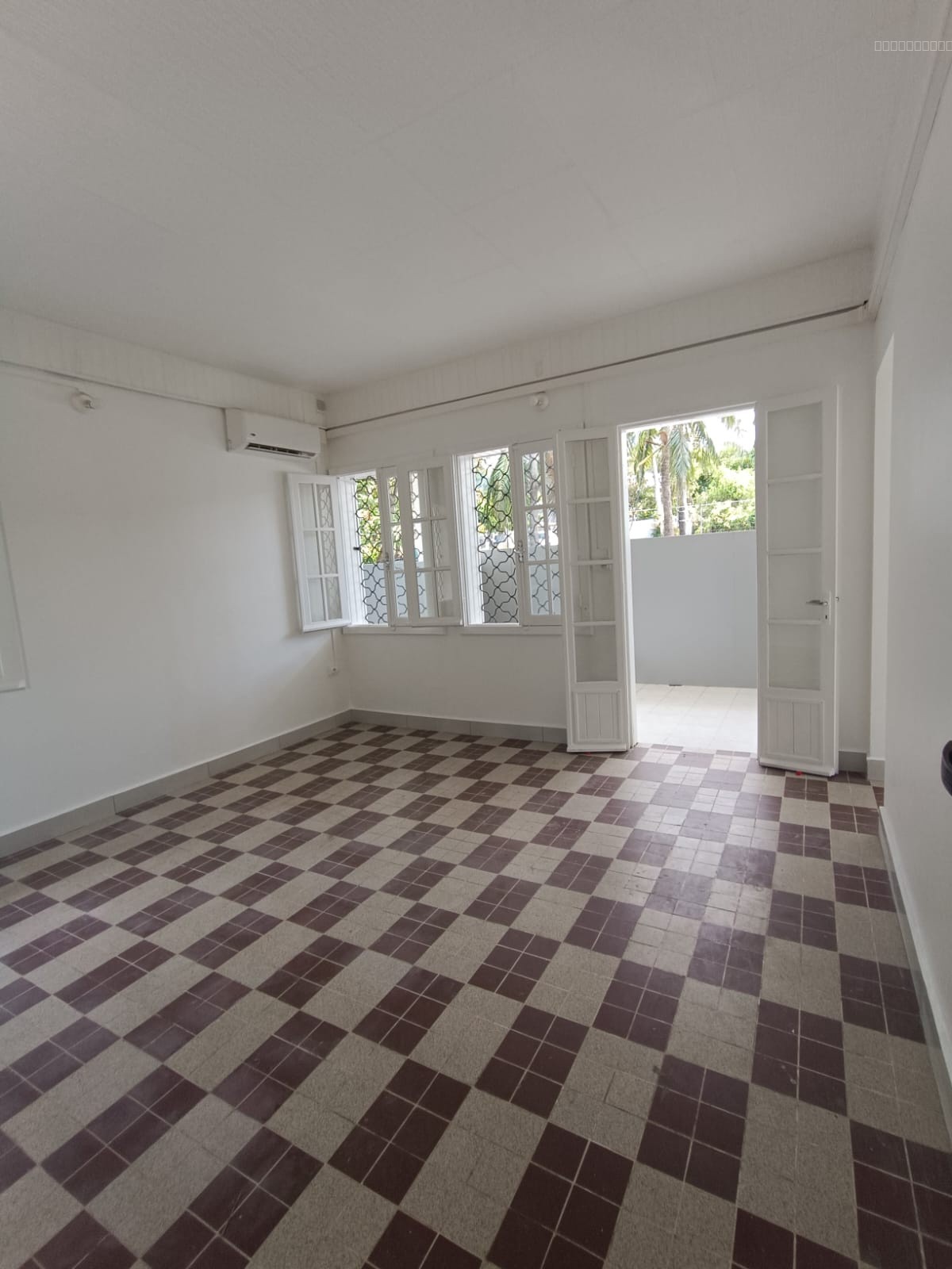 ENSEMBLE IMMOBILIER / ROUTE PASSANTE MANAPANY — photo 7