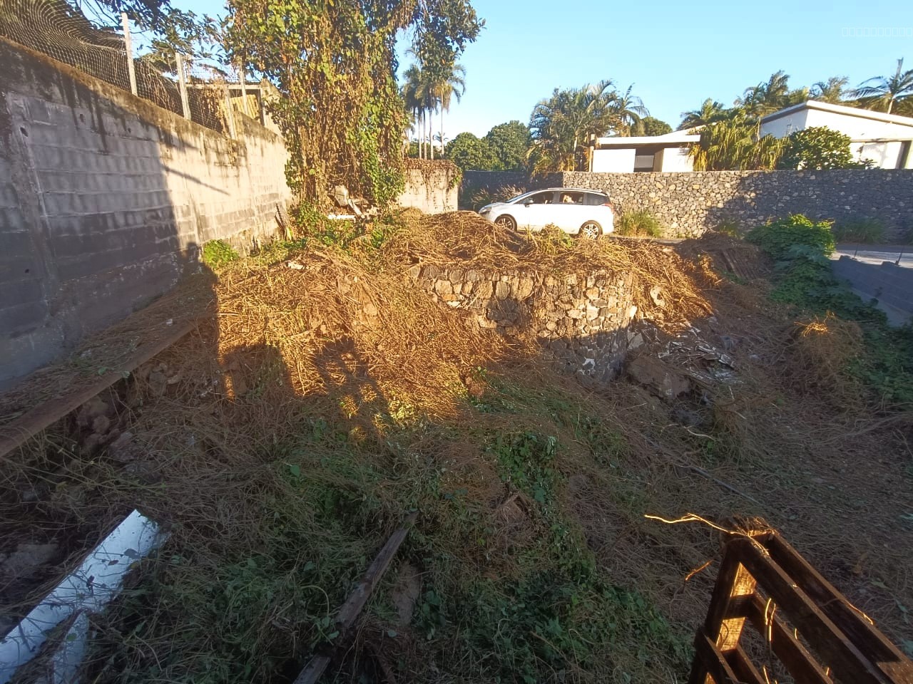 SAINT PIERRE / LES 400 - TERRAIN CONSTRUCTIBLE DE 356 m2 — photo 5