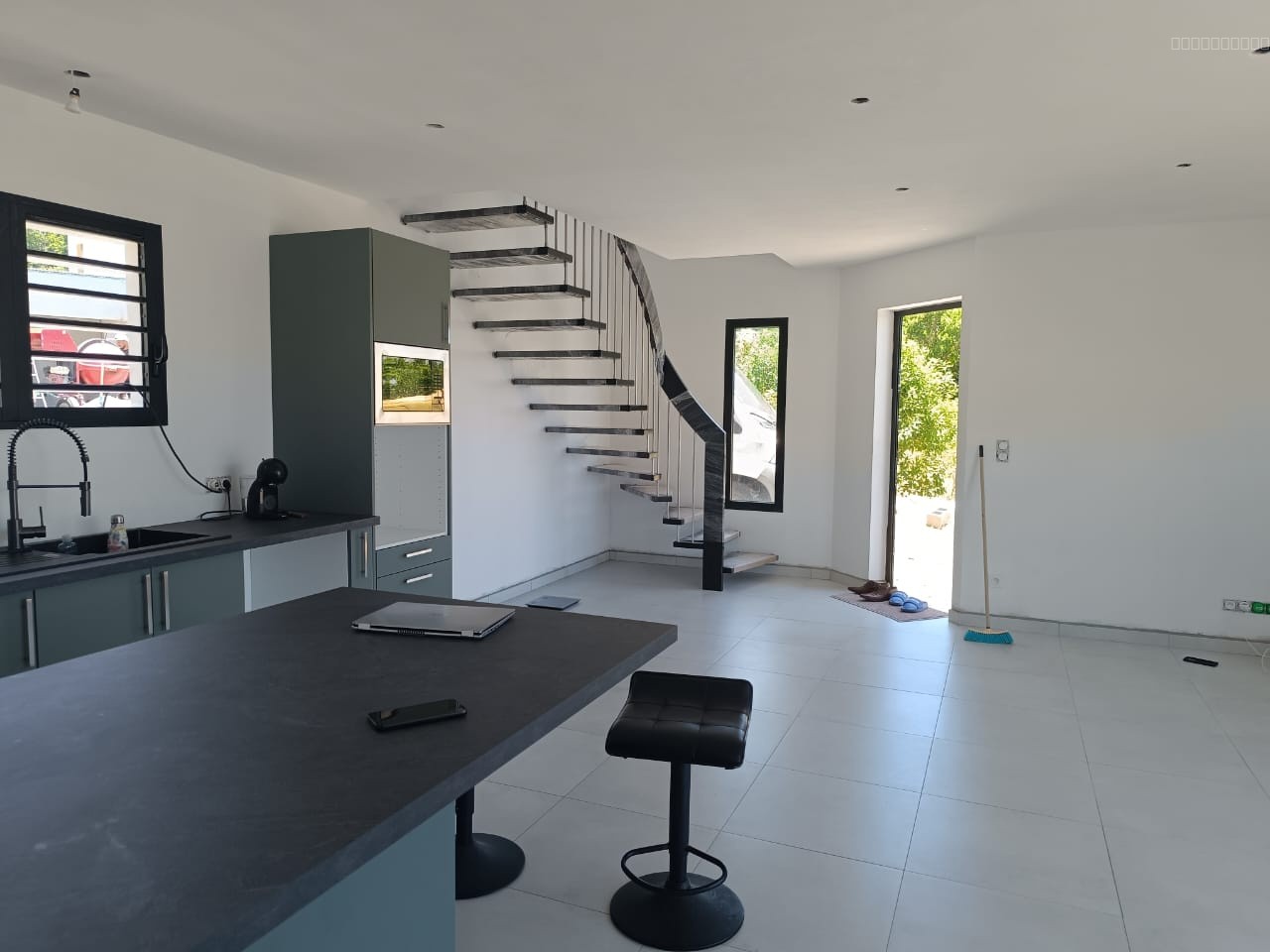 SAINT JOSEPH / VILLA F4 A TERMINER — photo 3