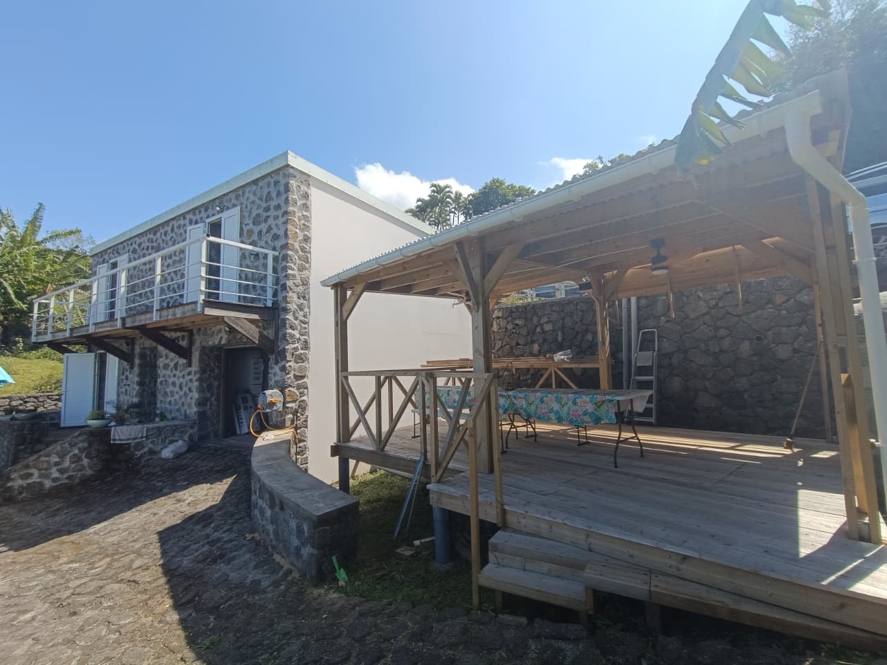 Villa à vendre à Petite ile, 130 m², 5 pièces – photo 1 sur 19