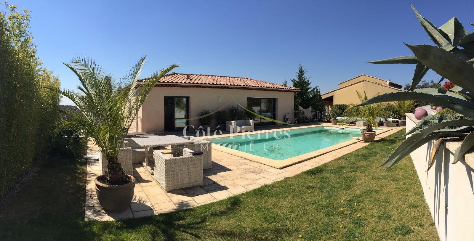 Villa à vendre à Nimes, 60 m², 6 pièces – photo 1 sur 5