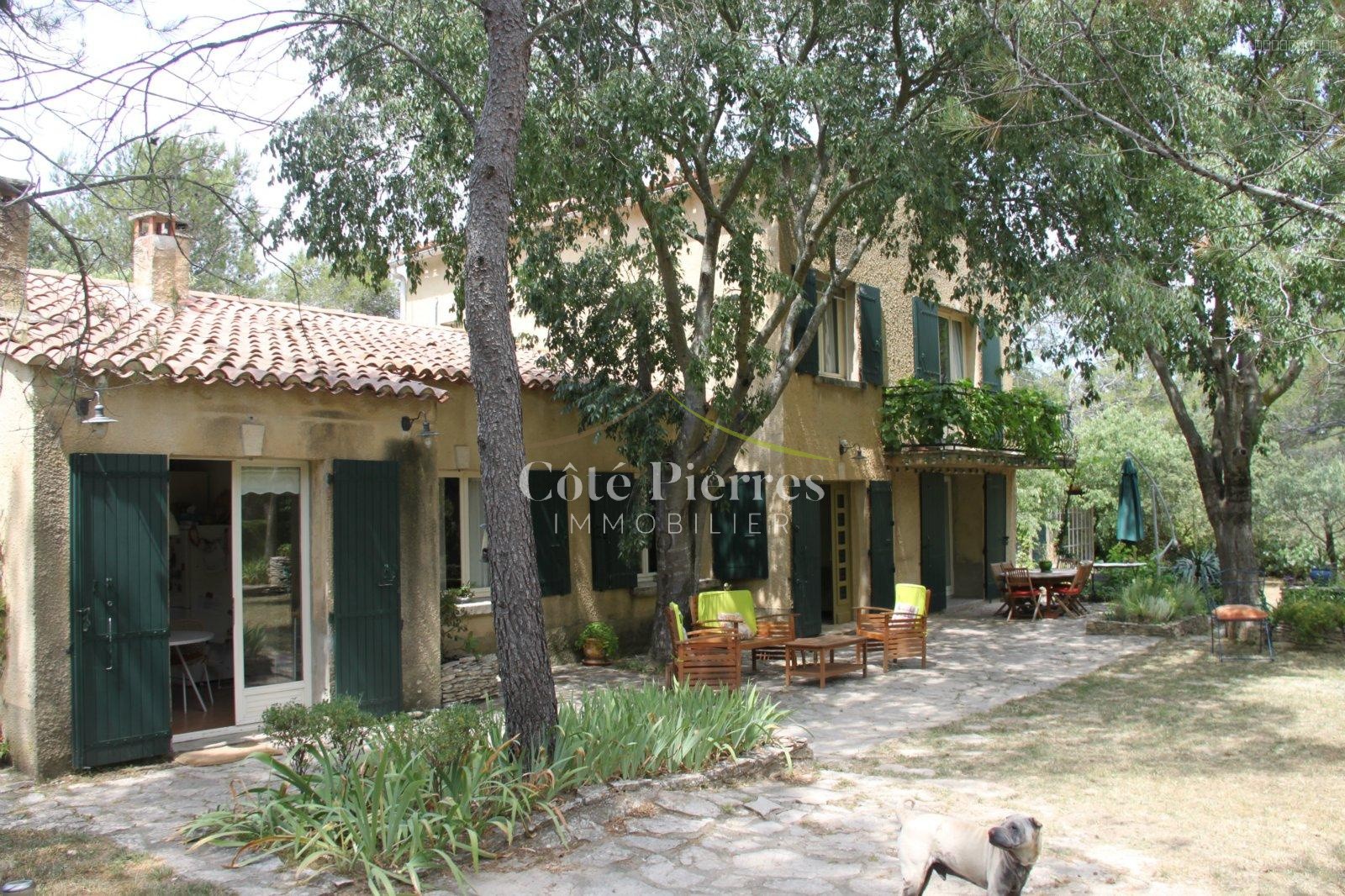 Villa à vendre à Nimes, 15 m², 7 pièces – photo 1 sur 7