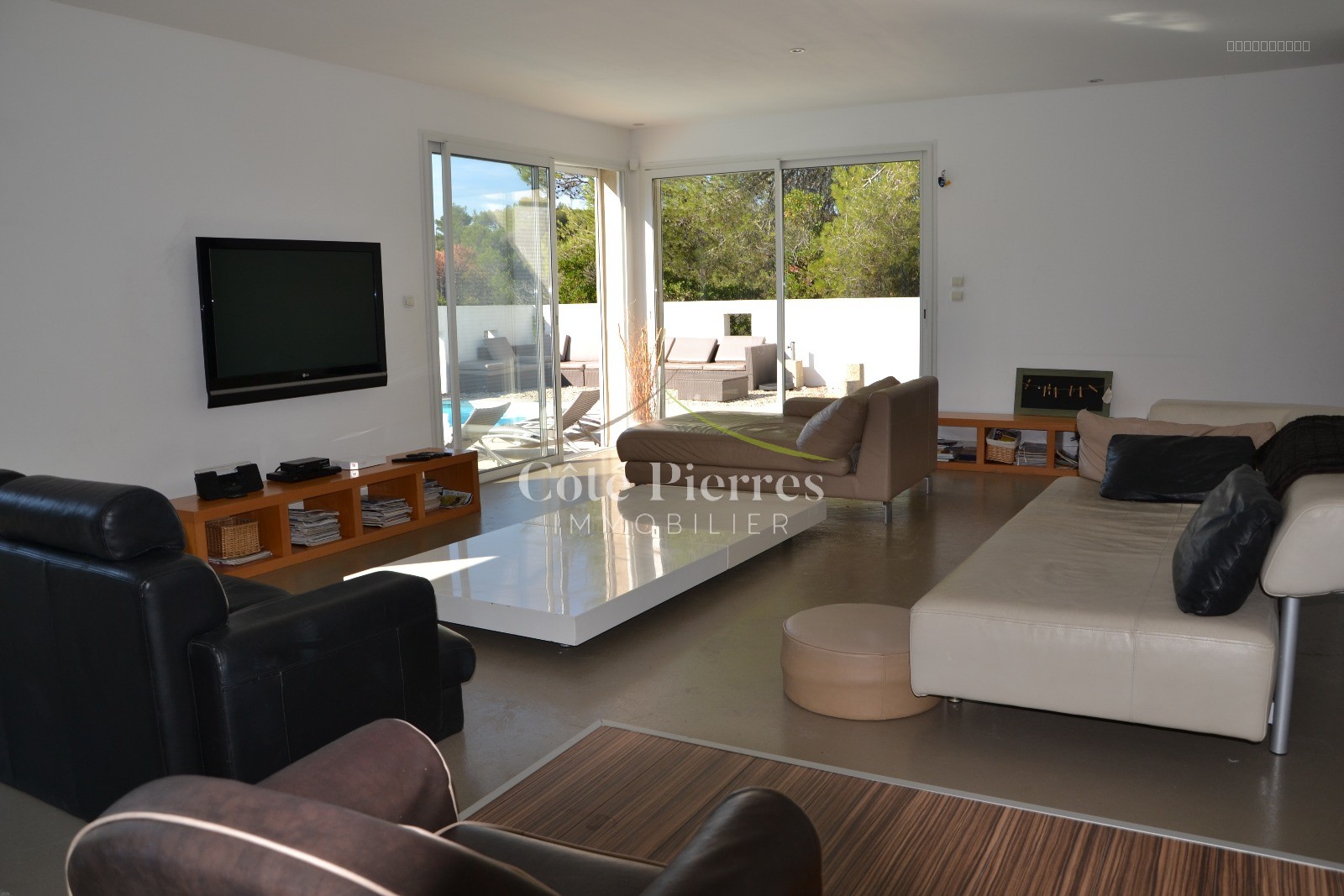 Villa à vendre à Nimes, 200 m², 6 pièces – photo 3 sur 5