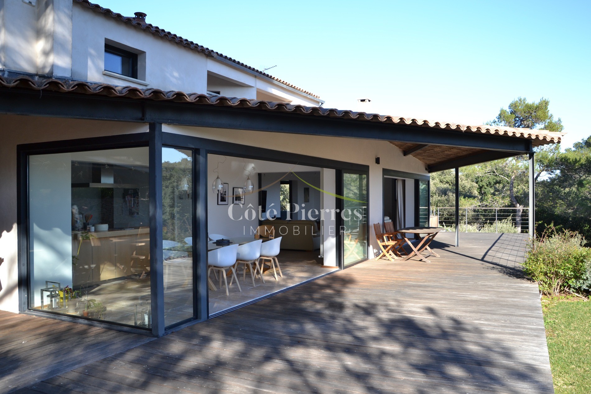 Villa à vendre à Nimes, 250 m², 5 pièces – photo 2 sur 10