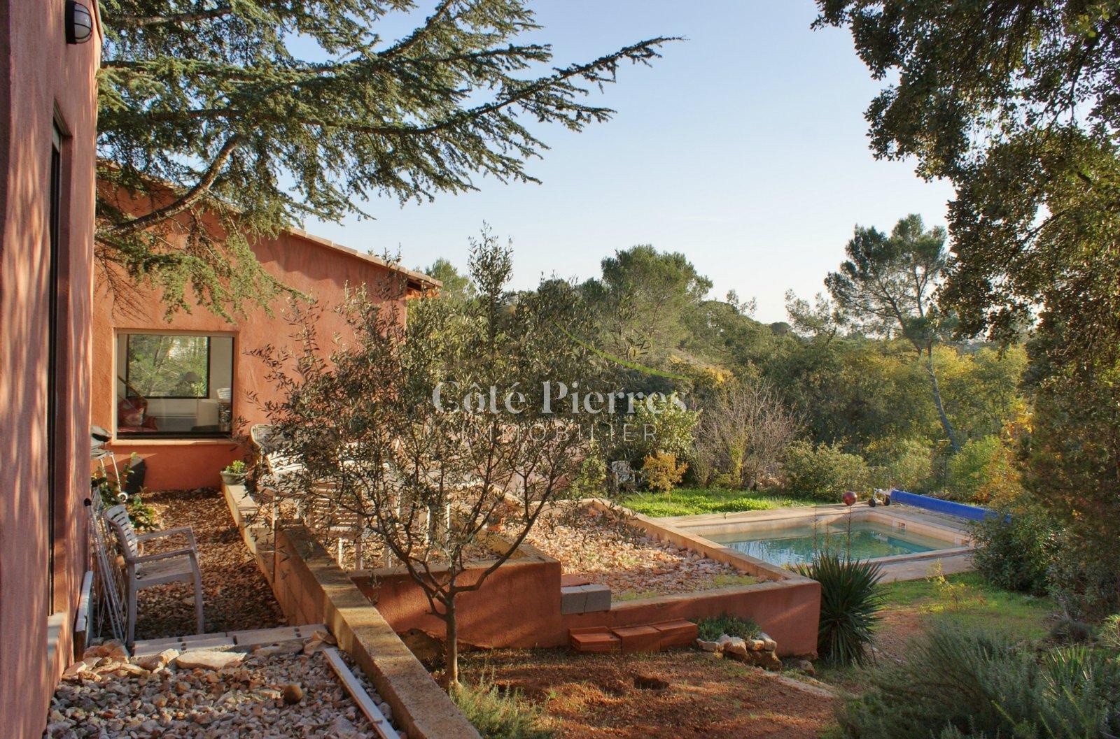 Villa à vendre à Nimes, 522 m², 5 pièces – photo 1 sur 14