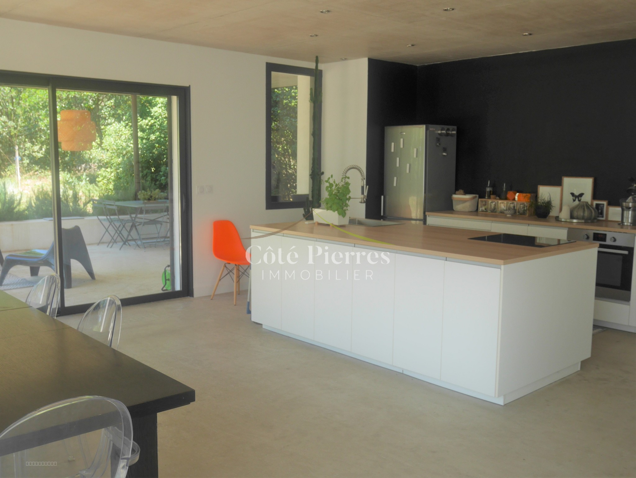 Villa à vendre à Nimes, 200 m², 5 pièces – photo 2 sur 16
