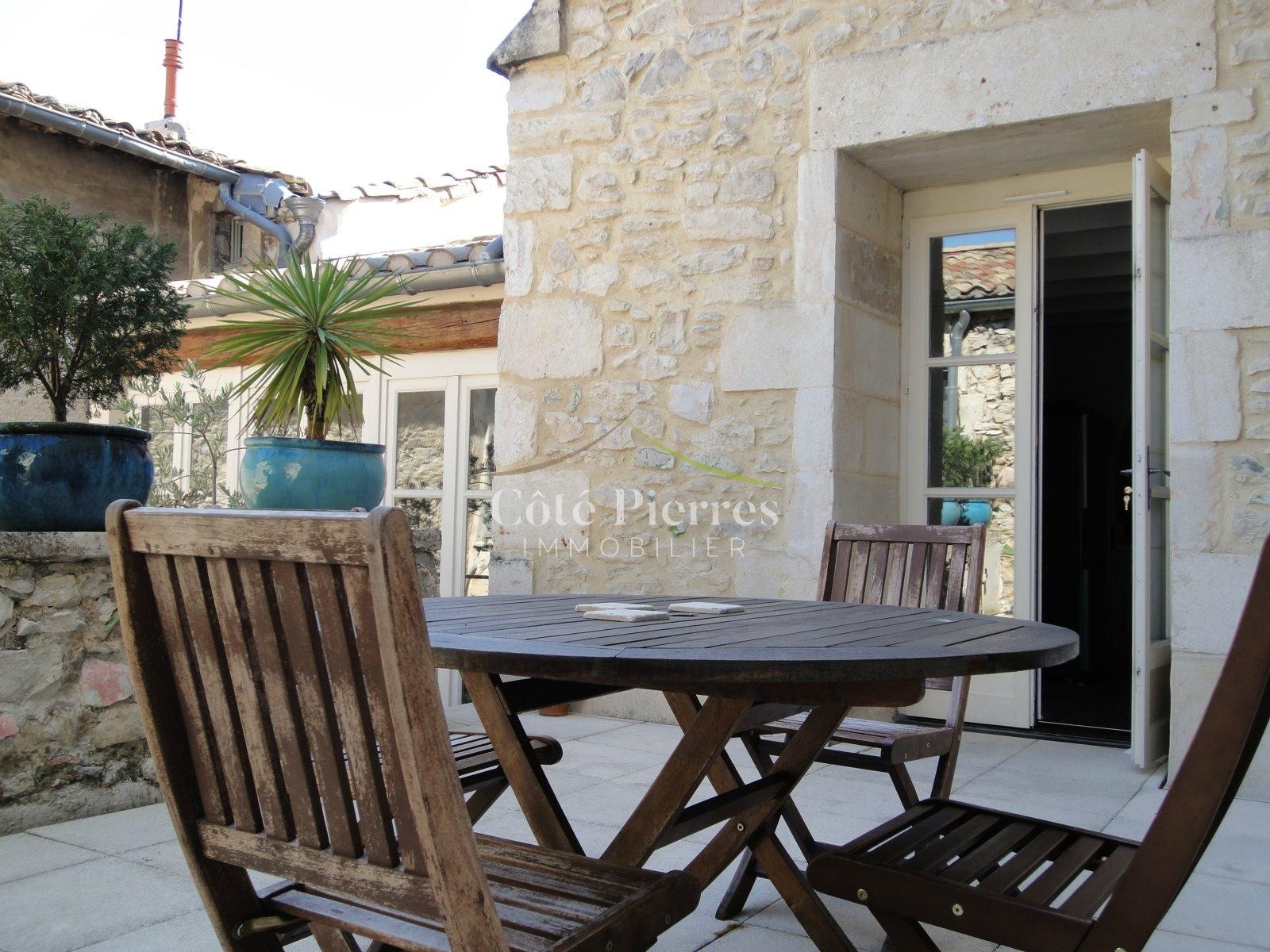 Villa à vendre à Nimes, 25 m², 7 pièces – photo 2 sur 4