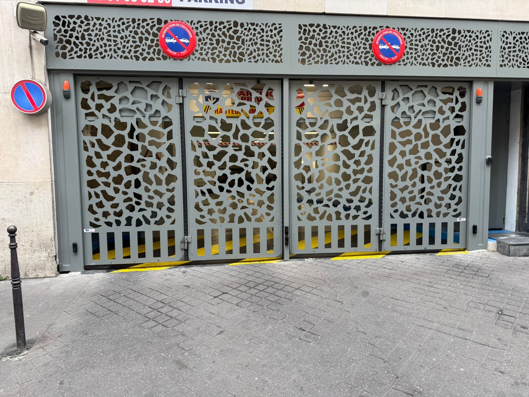 Parking à louer Rue de la Boétie PARIS 8EME — photo 3