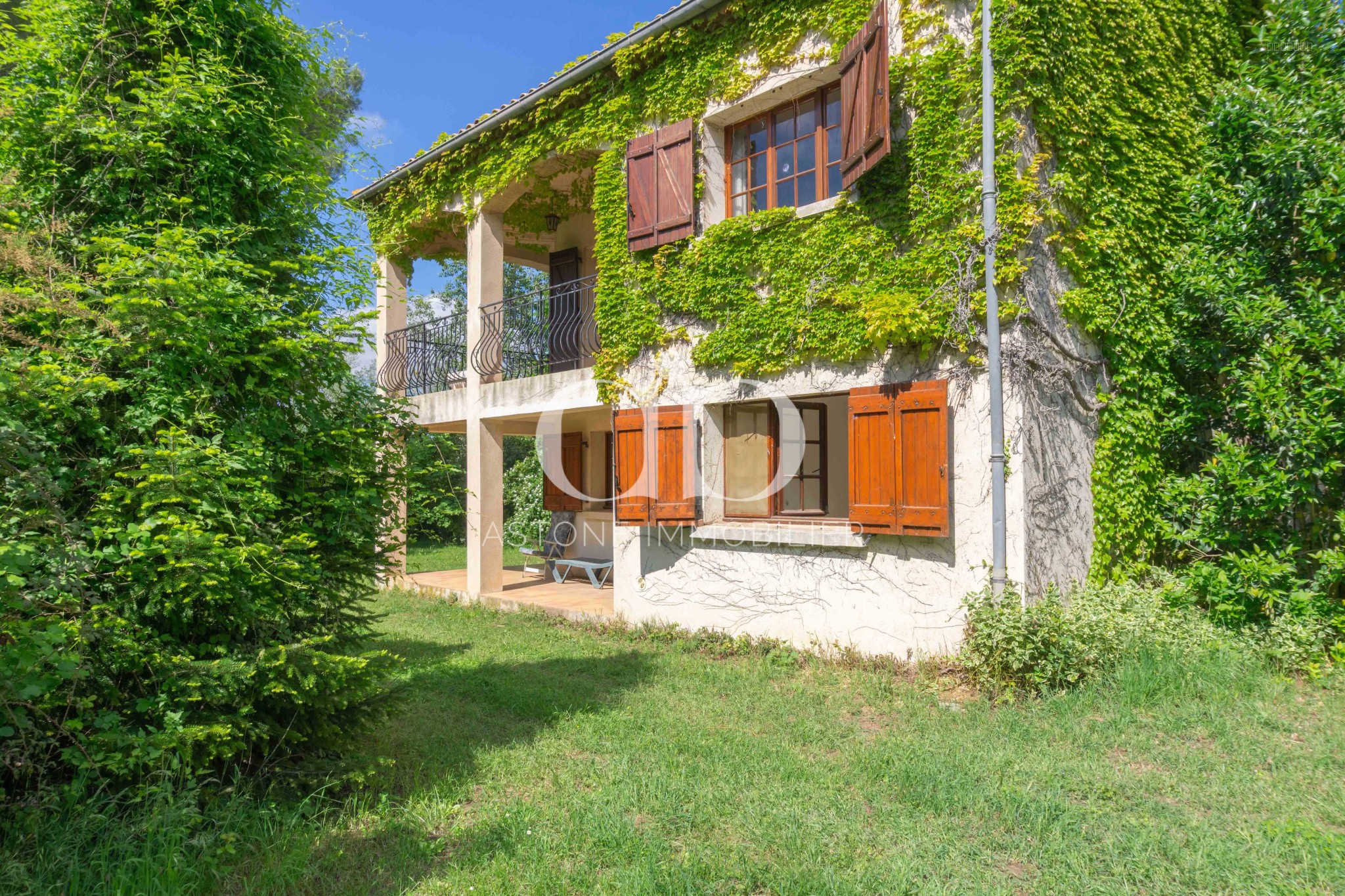 Maison à vendre à Aix en provence, 214 m², 8 pièces – photo 1 sur 12