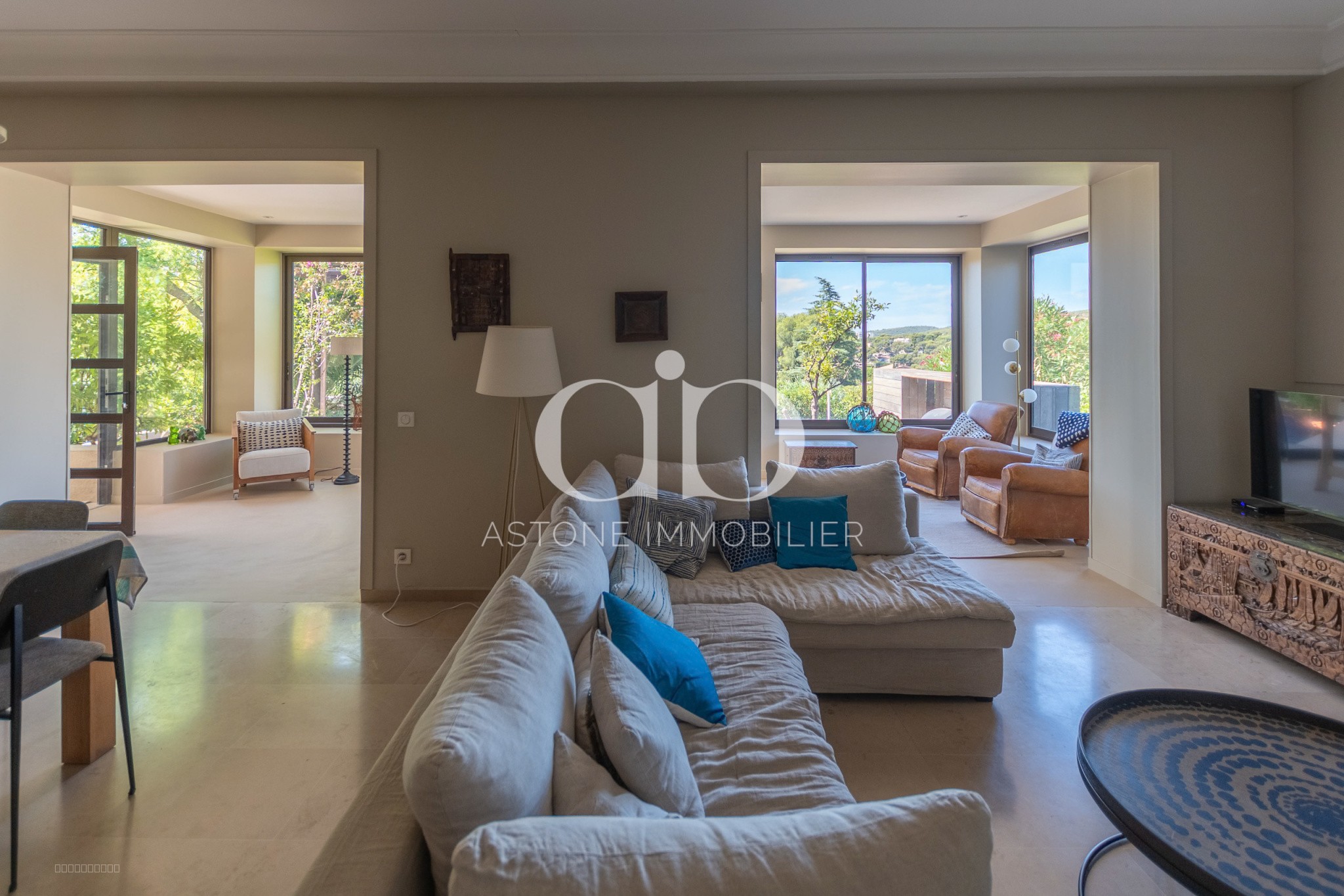 CASSIS - rez-de-jardin avec de nombreuses terrasses — photo 12