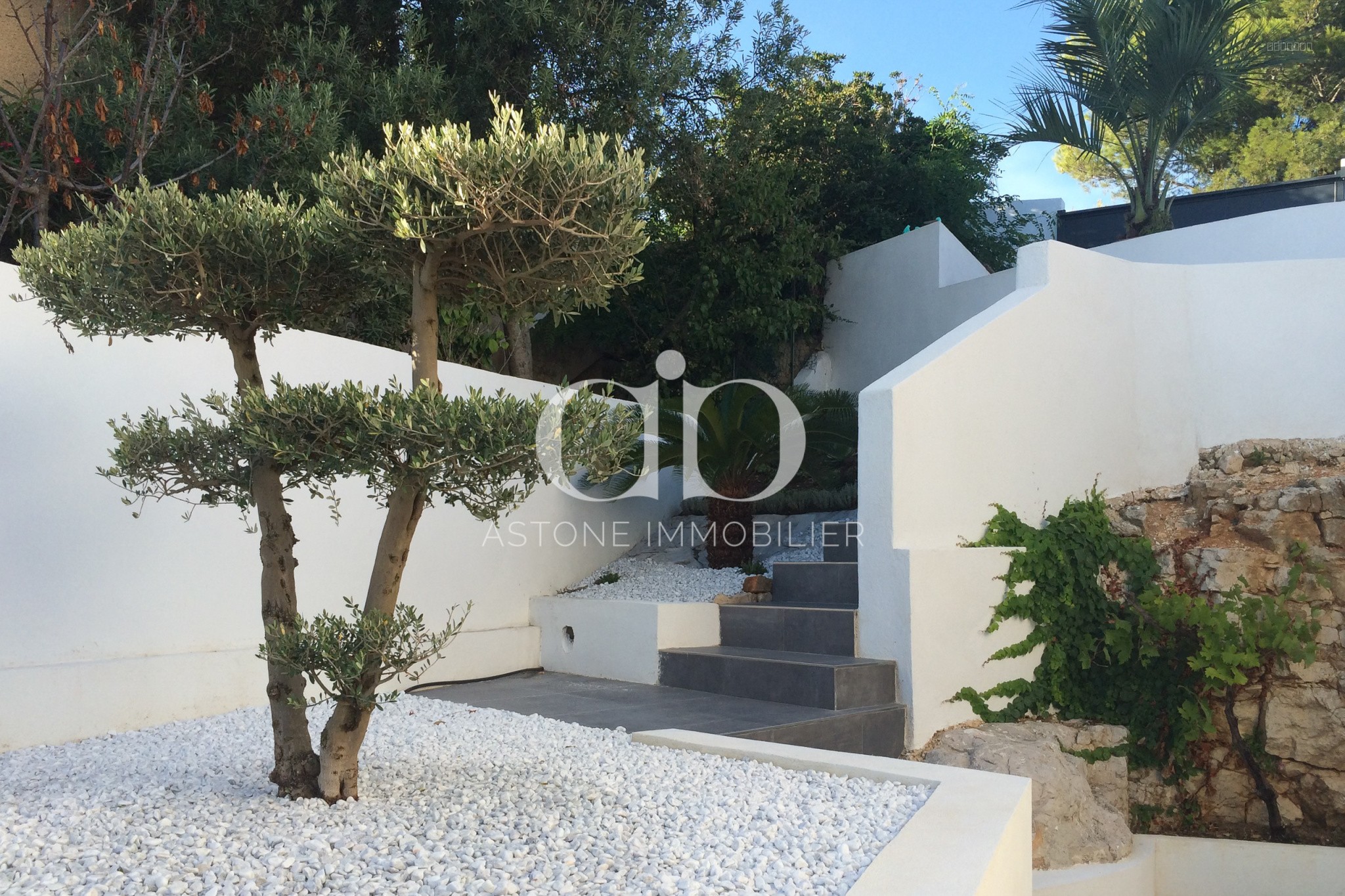 CASSIS / SUPERBE VILLA CONTEMPORAINE SUR LES HAUTEURS — photo 5