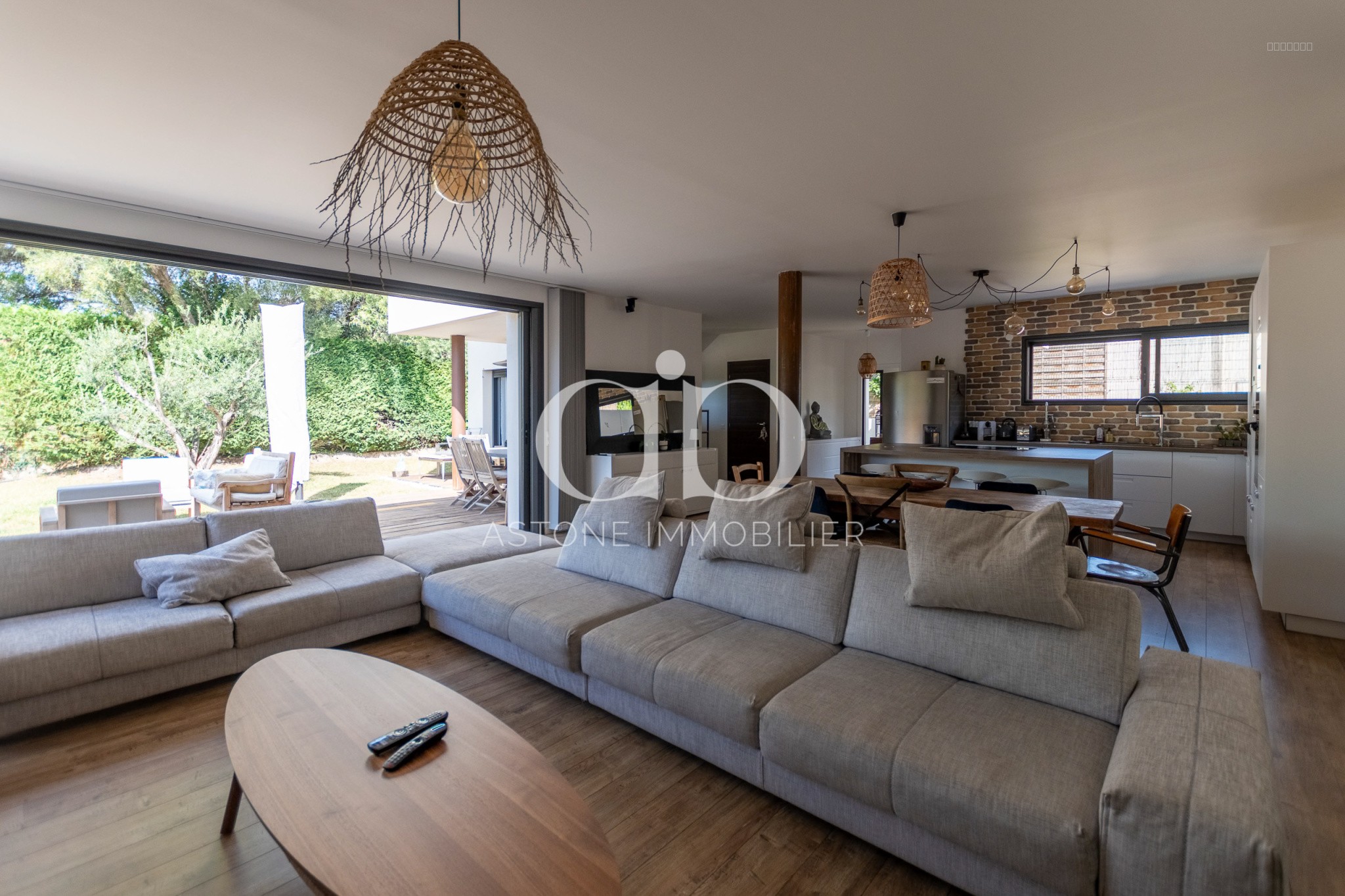 CASSIS - VILLA CONTEMPORAINE AU CALME — photo 3
