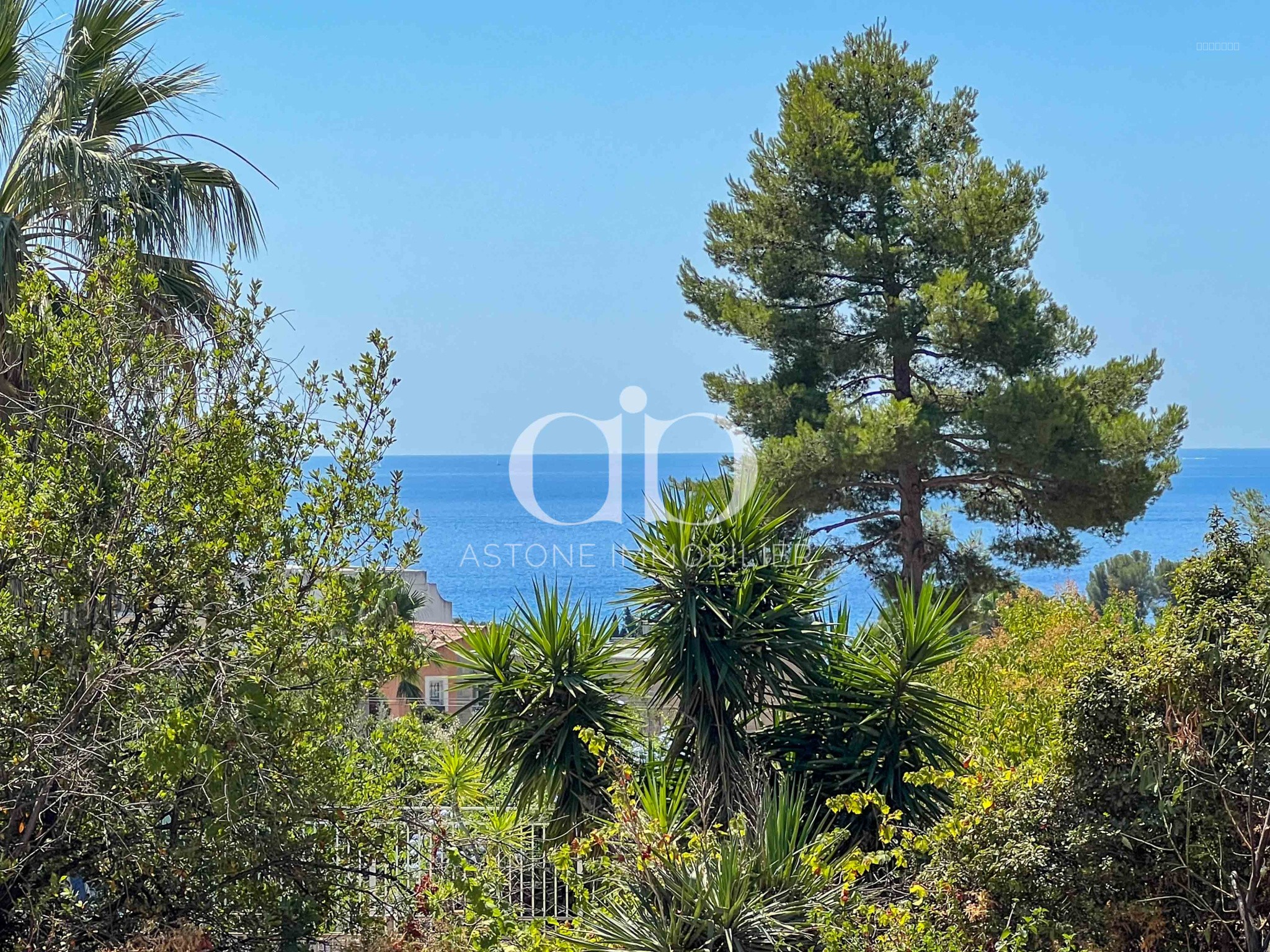 Bien immobilier à vendre à La ciotat, 532 m² – photo 1 sur 13