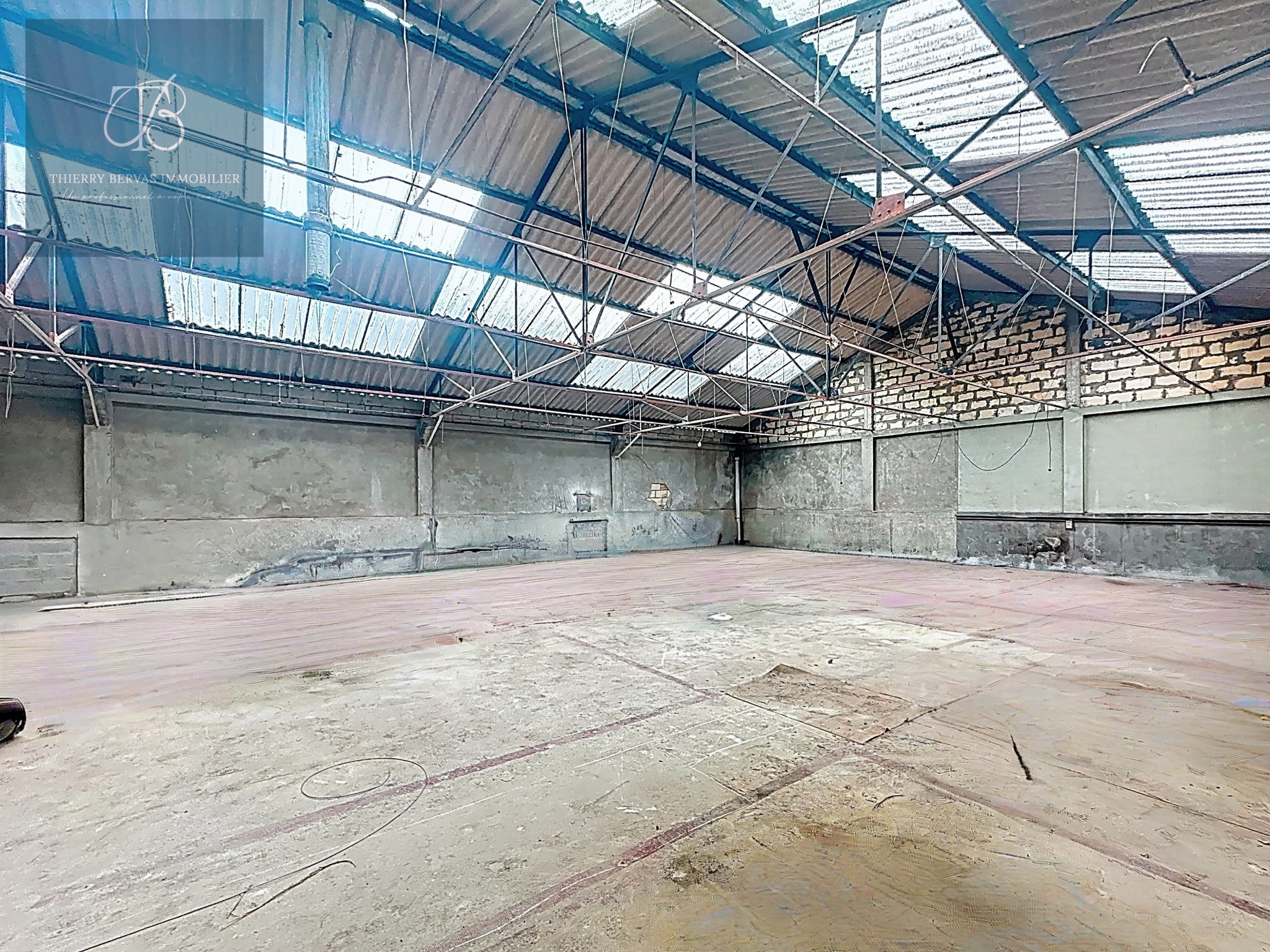 Loft à vendre à Brest, 230 m², 1 pièce – photo 2 sur 5
