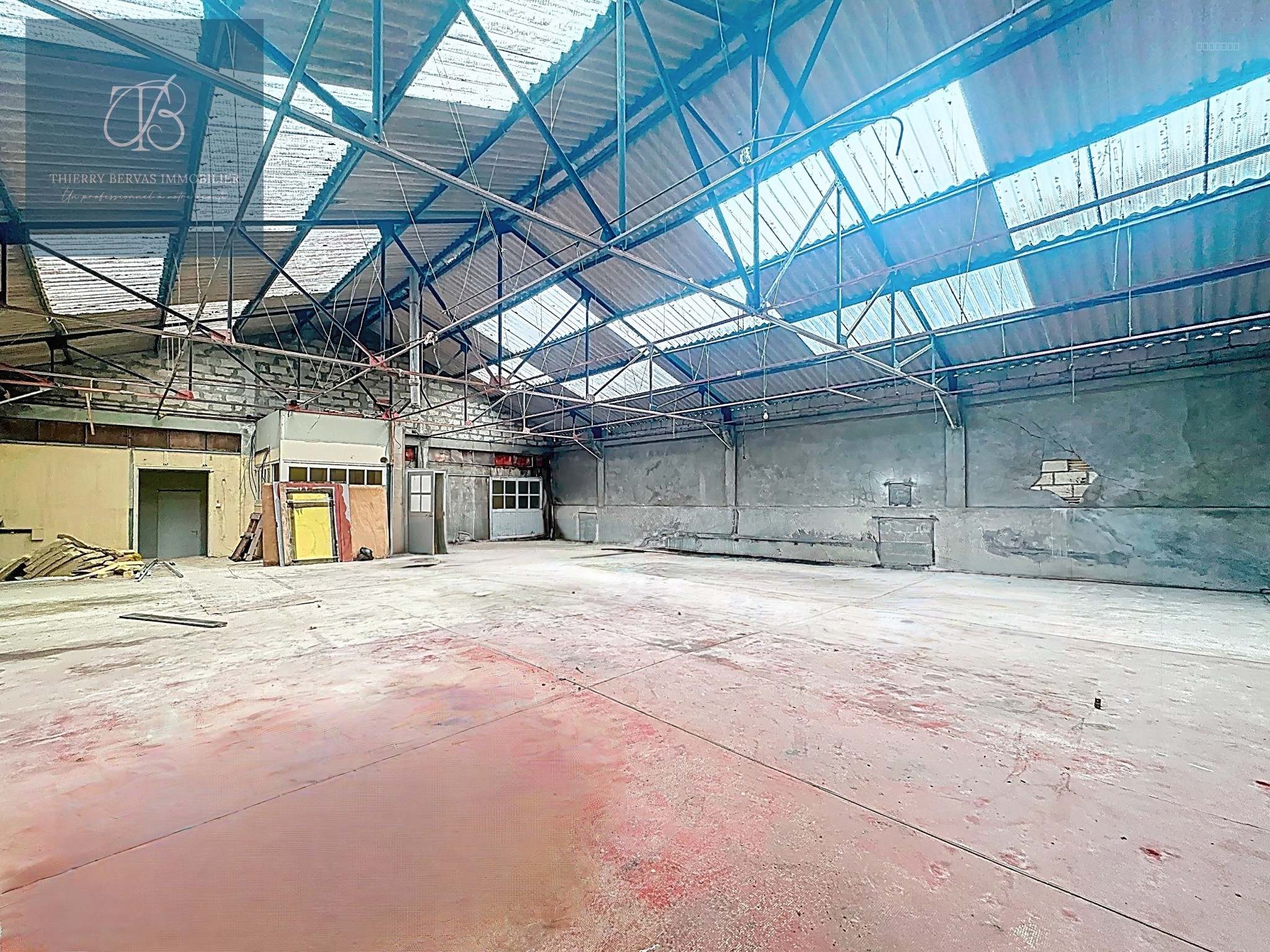 Loft à vendre à Brest, 230 m², 1 pièce – photo 1 sur 5