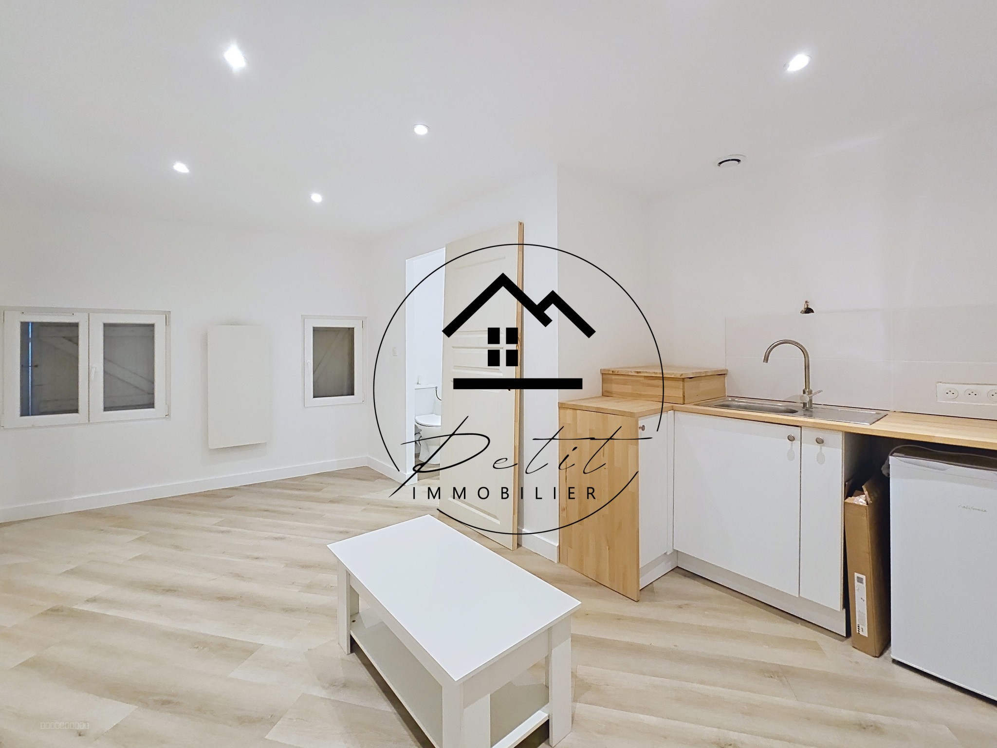 Appartement à vendre à Clermont, 250 m², 3 pièces – photo 2 sur 9