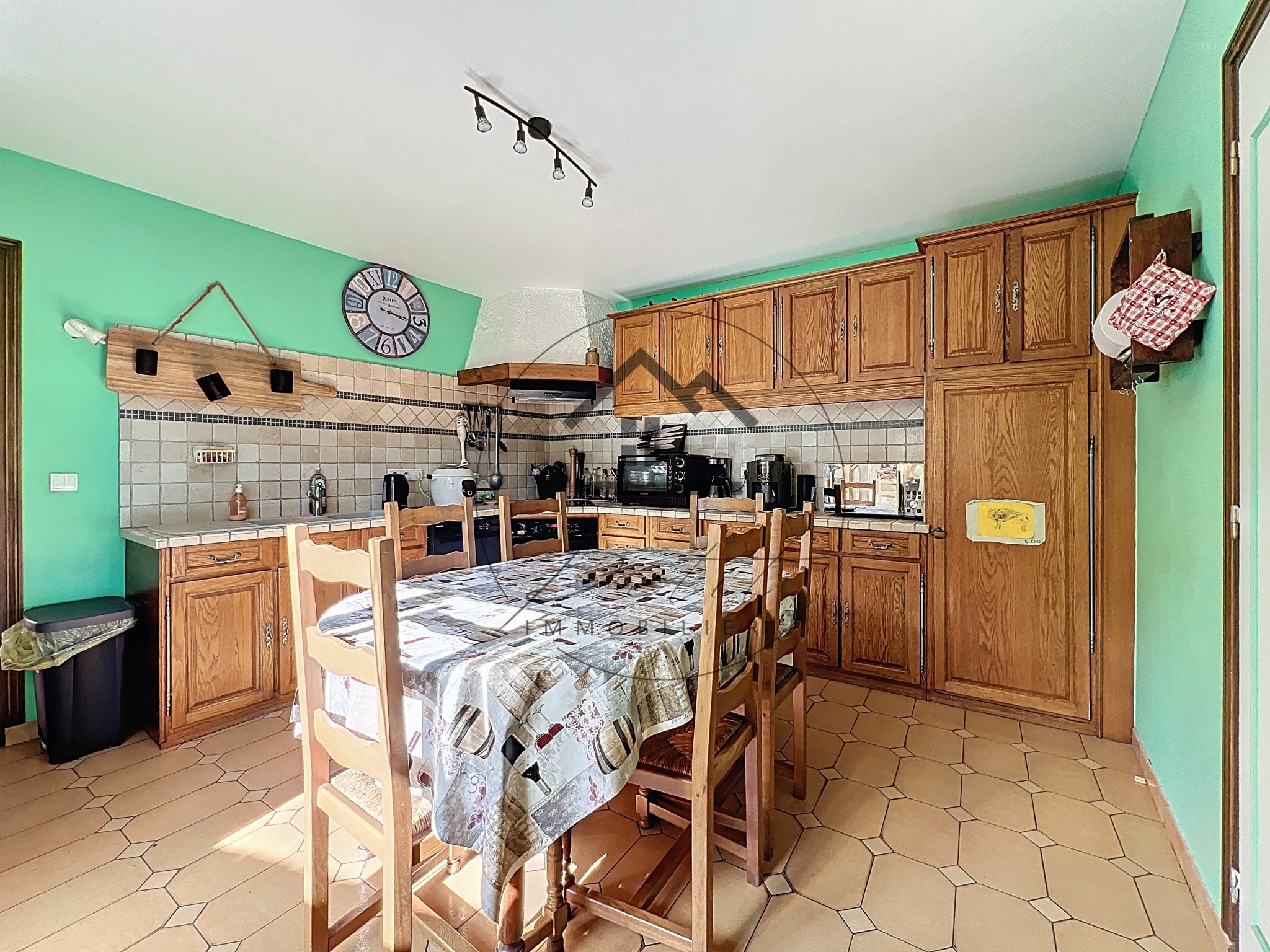 Bien immobilier à vendre à Cires les mello, 1 400 m², 10 pièces – photo 3 sur 16