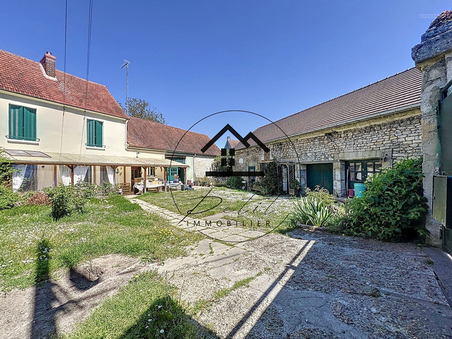 Maison à vendre à Balagny sur therain, 800 m², 4 pièces – photo 1 sur 15