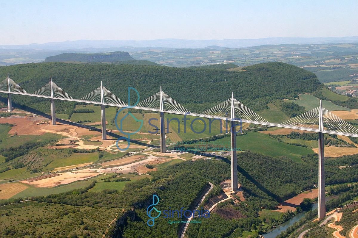 Terrain à vendre à Millau, 8 000 m² – photo 1 sur 11