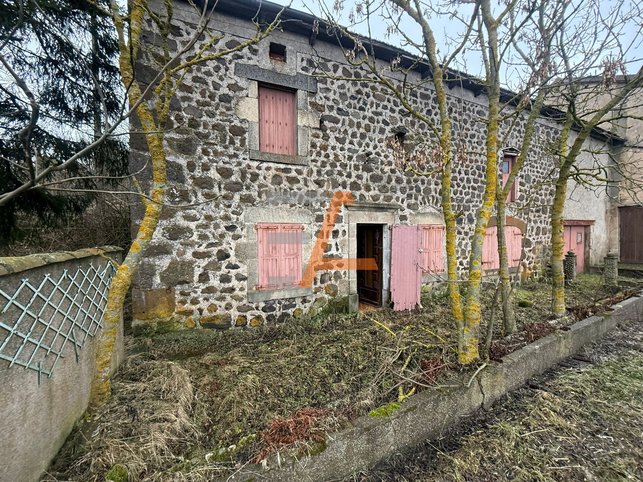 Ferme à vendre à Landos, 294 m², 1 pièce – photo 3 sur 10