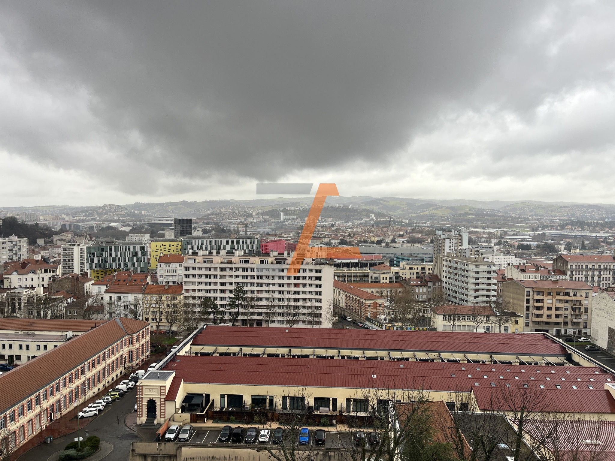 T3 avec balcon ascenseur garage et place de parking couverte — photo 12