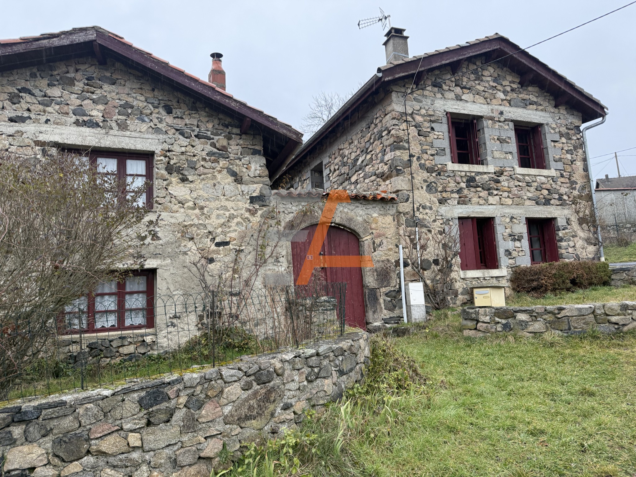 Bien immobilier à vendre à Vorey, 34 m², 6 pièces – photo 2 sur 17