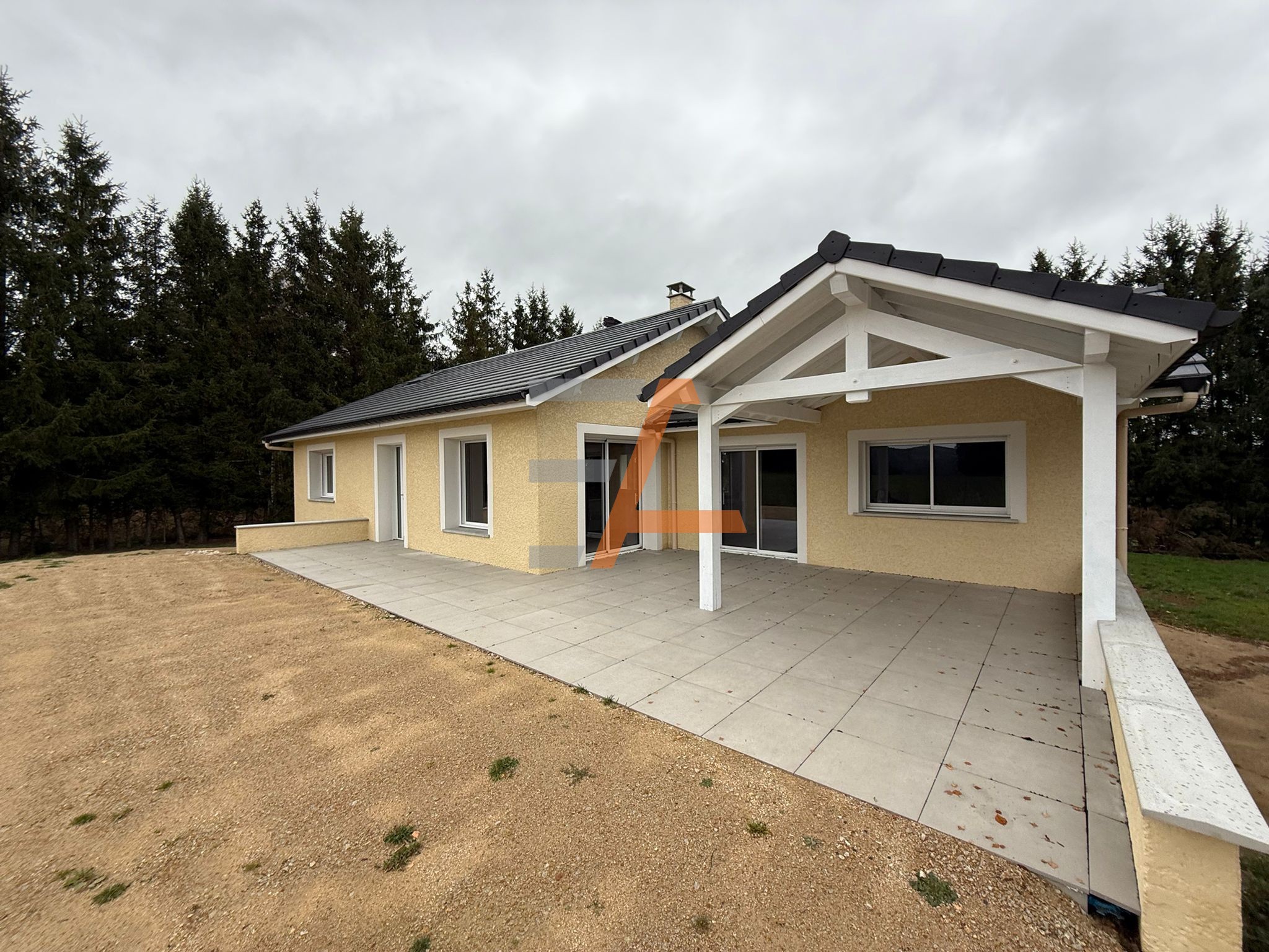 Maison à vendre à Tence, 170 m², 1 pièce – photo 2 sur 8