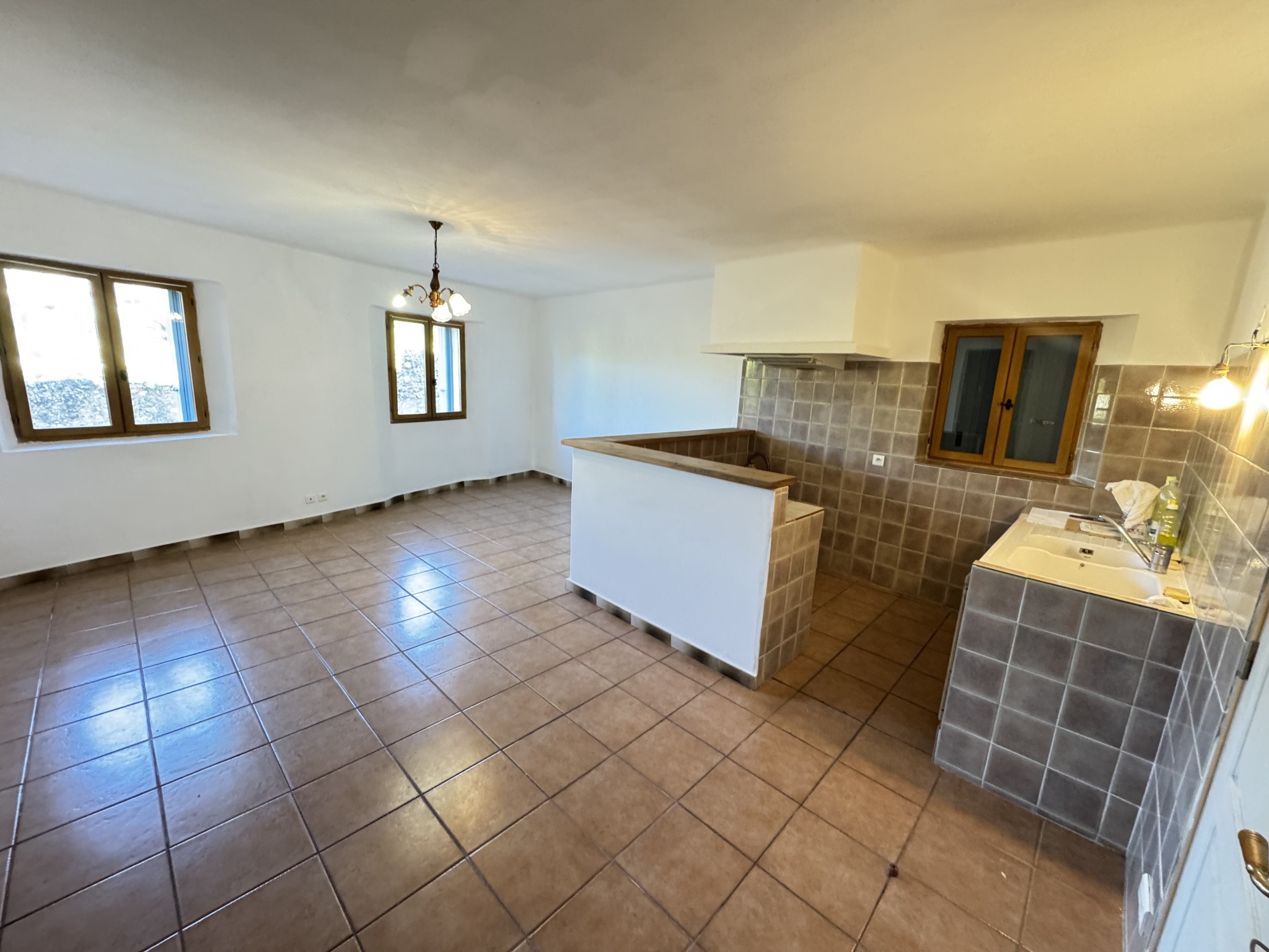 Bien immobilier à vendre à Aups, 114 m², 3 pièces – photo 1 sur 16